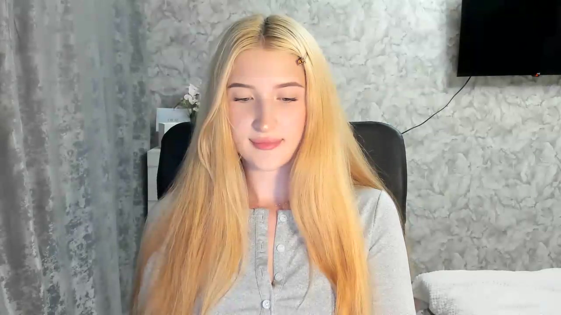 Gallery image thumbnail from Ilona_Here's myfreecams stream on, 07/22/2026, 17:53 image 5 of 20