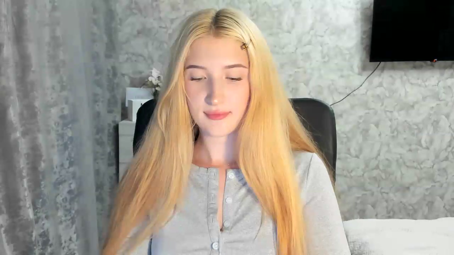 Gallery image thumbnail from Ilona_Here's myfreecams stream on, 07/22/2026, 17:53 image 2 of 20