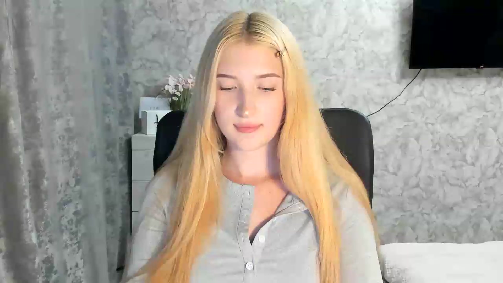 Gallery image thumbnail from Ilona_Here's myfreecams stream on, 07/22/2026, 19:11 image 9 of 20