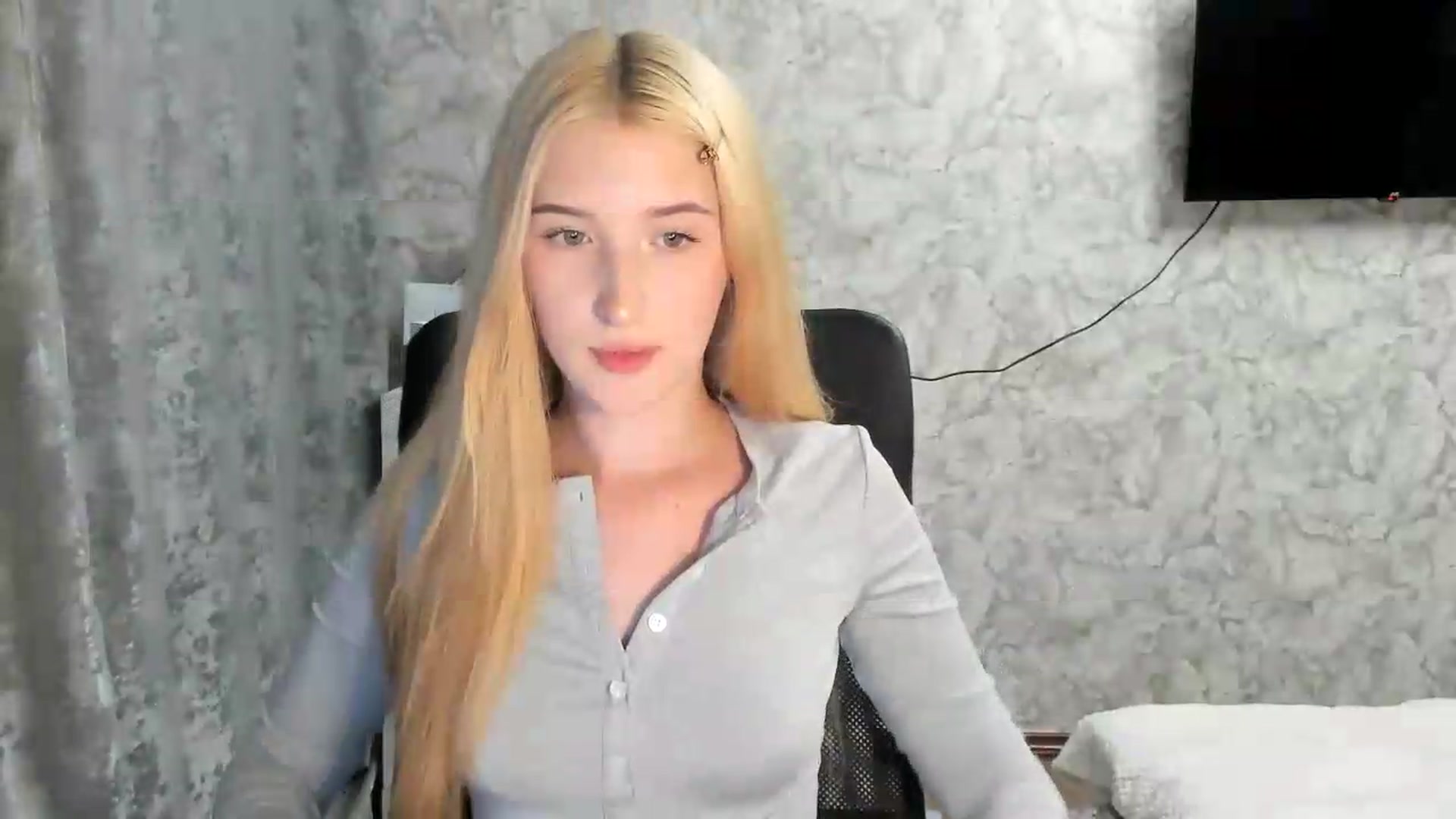 Gallery image thumbnail from Ilona_Here's myfreecams stream on, 07/22/2026, 19:11 image 18 of 20