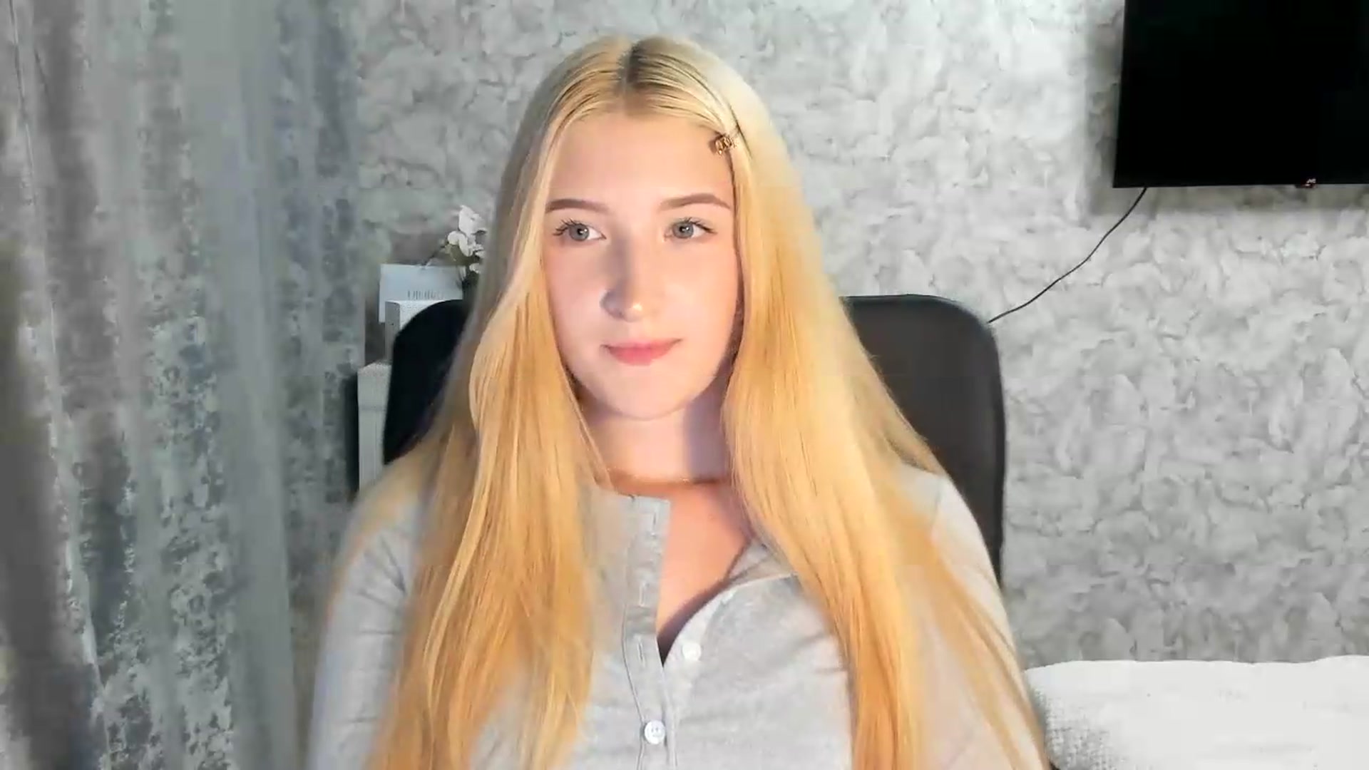 Gallery image thumbnail from Ilona_Here's myfreecams stream on, 07/22/2026, 19:11 image 11 of 20