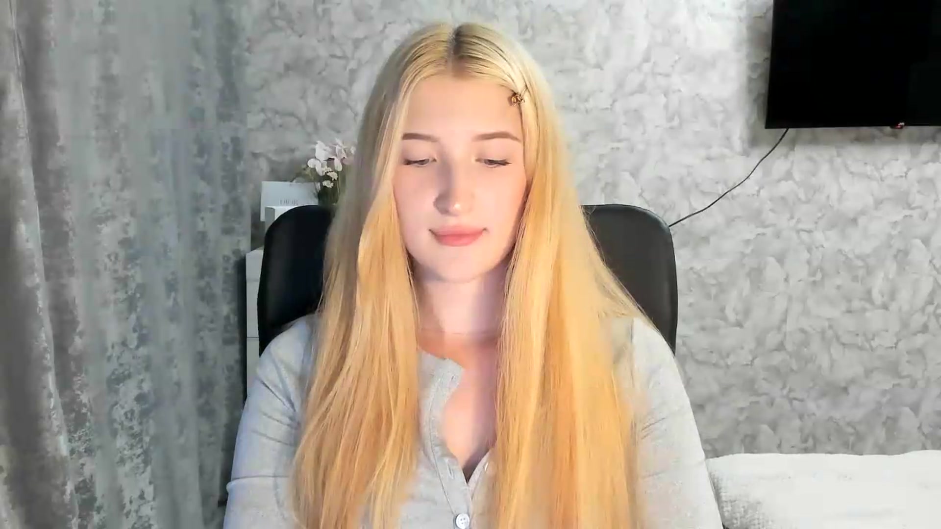 Gallery image thumbnail from Ilona_Here's myfreecams stream on, 07/22/2026, 19:11 image 20 of 20