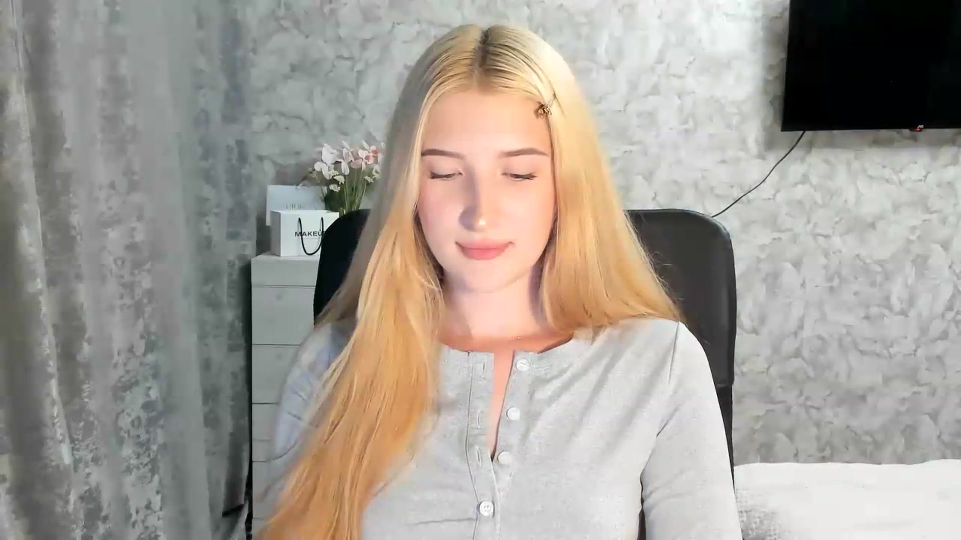Gallery image thumbnail from Ilona_Here's myfreecams stream on, 07/22/2026, 19:11 image 6 of 20