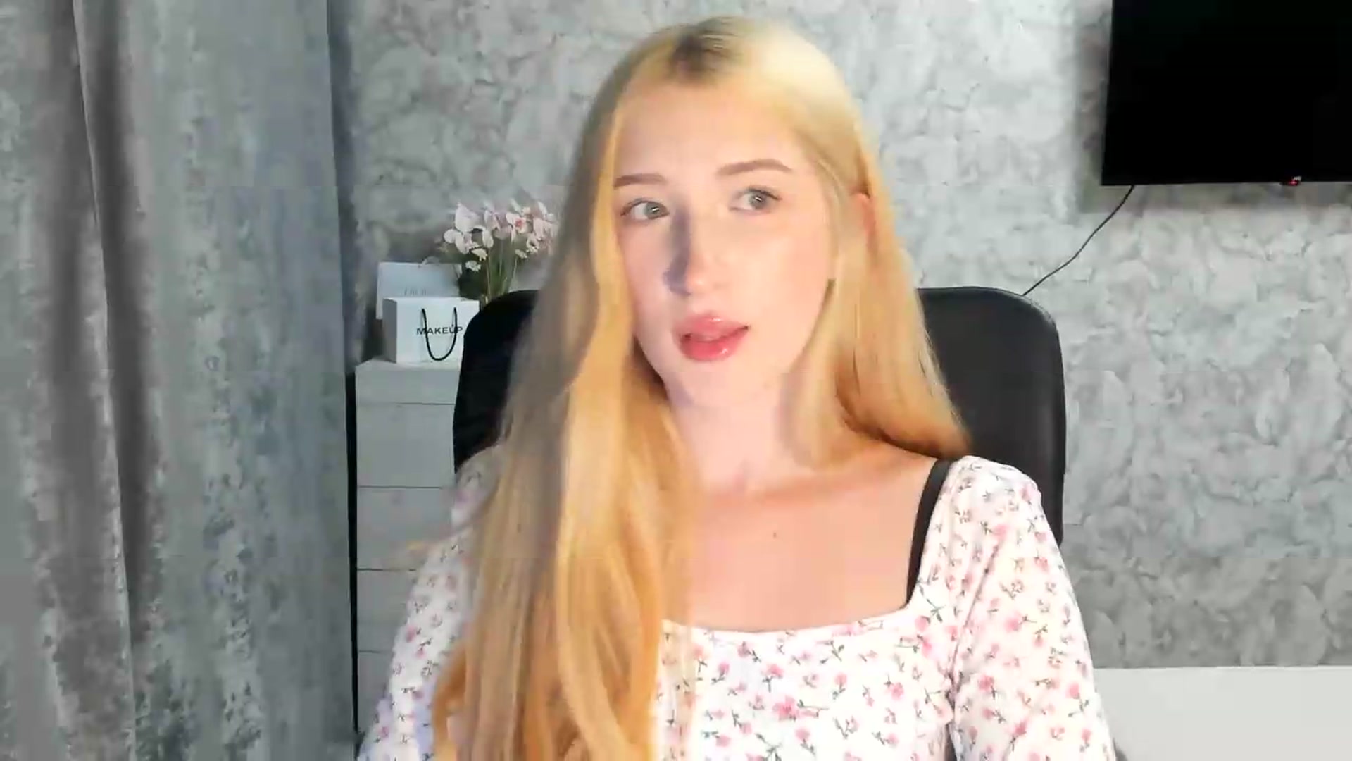 Gallery image thumbnail from Ilona_Here's myfreecams stream on, 07/23/2026, 19:40 image 13 of 20