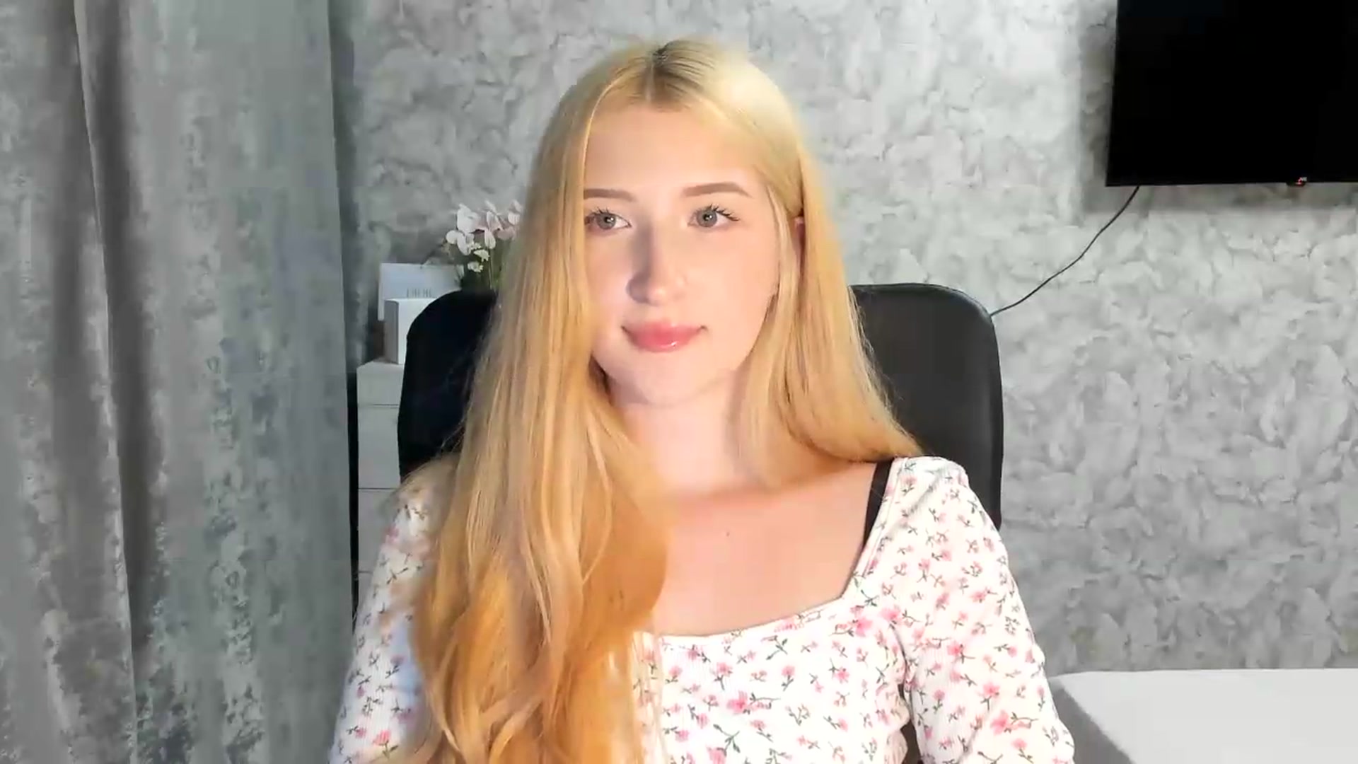 Gallery image thumbnail from Ilona_Here's myfreecams stream on, 07/23/2026, 19:40 image 16 of 20