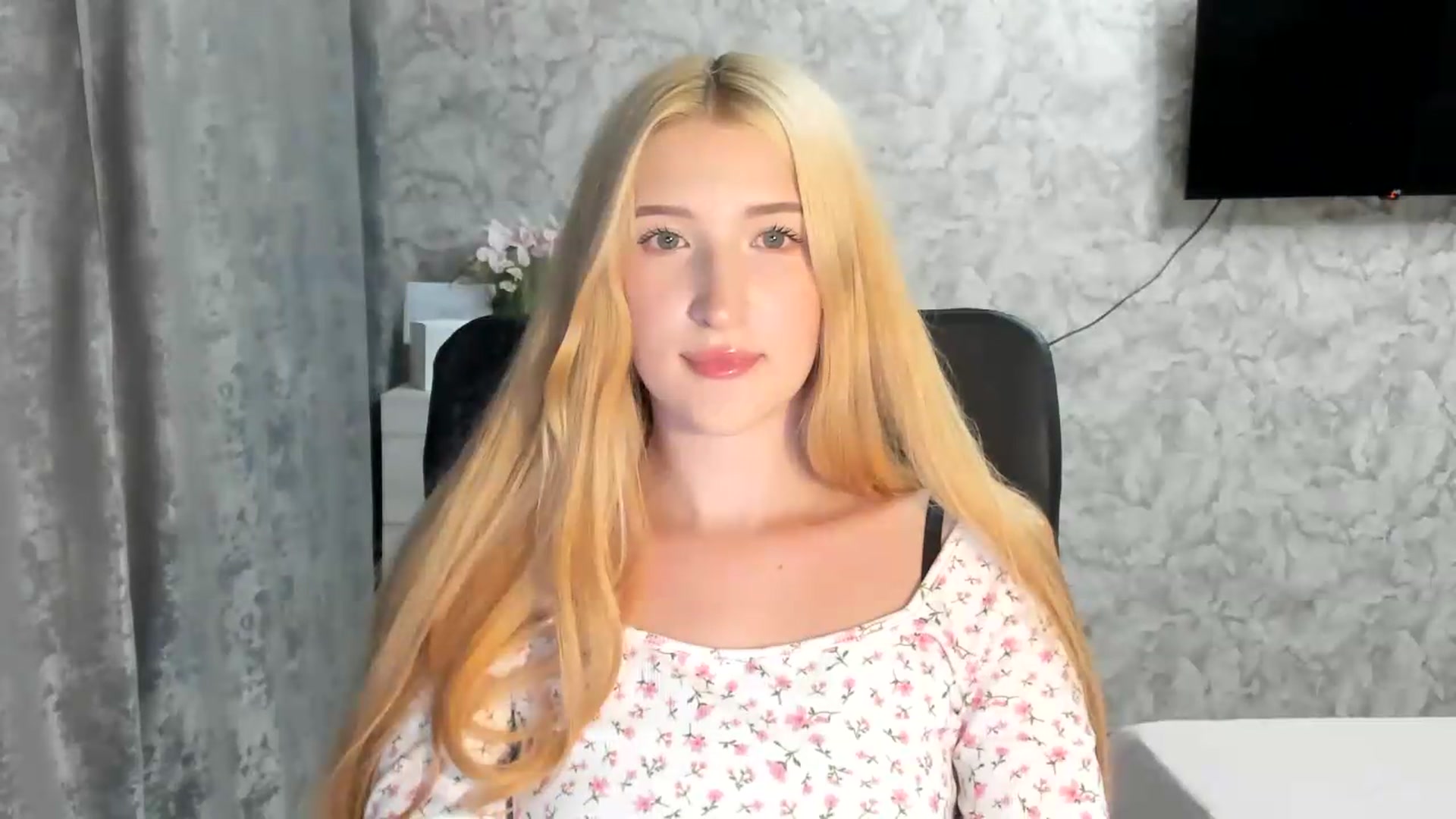 Gallery image thumbnail from Ilona_Here's myfreecams stream on, 07/23/2026, 19:40 image 19 of 20