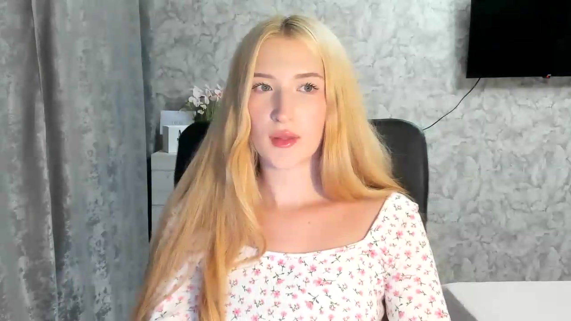 Gallery image thumbnail from Ilona_Here's myfreecams stream on, 07/23/2026, 19:40 image 2 of 20