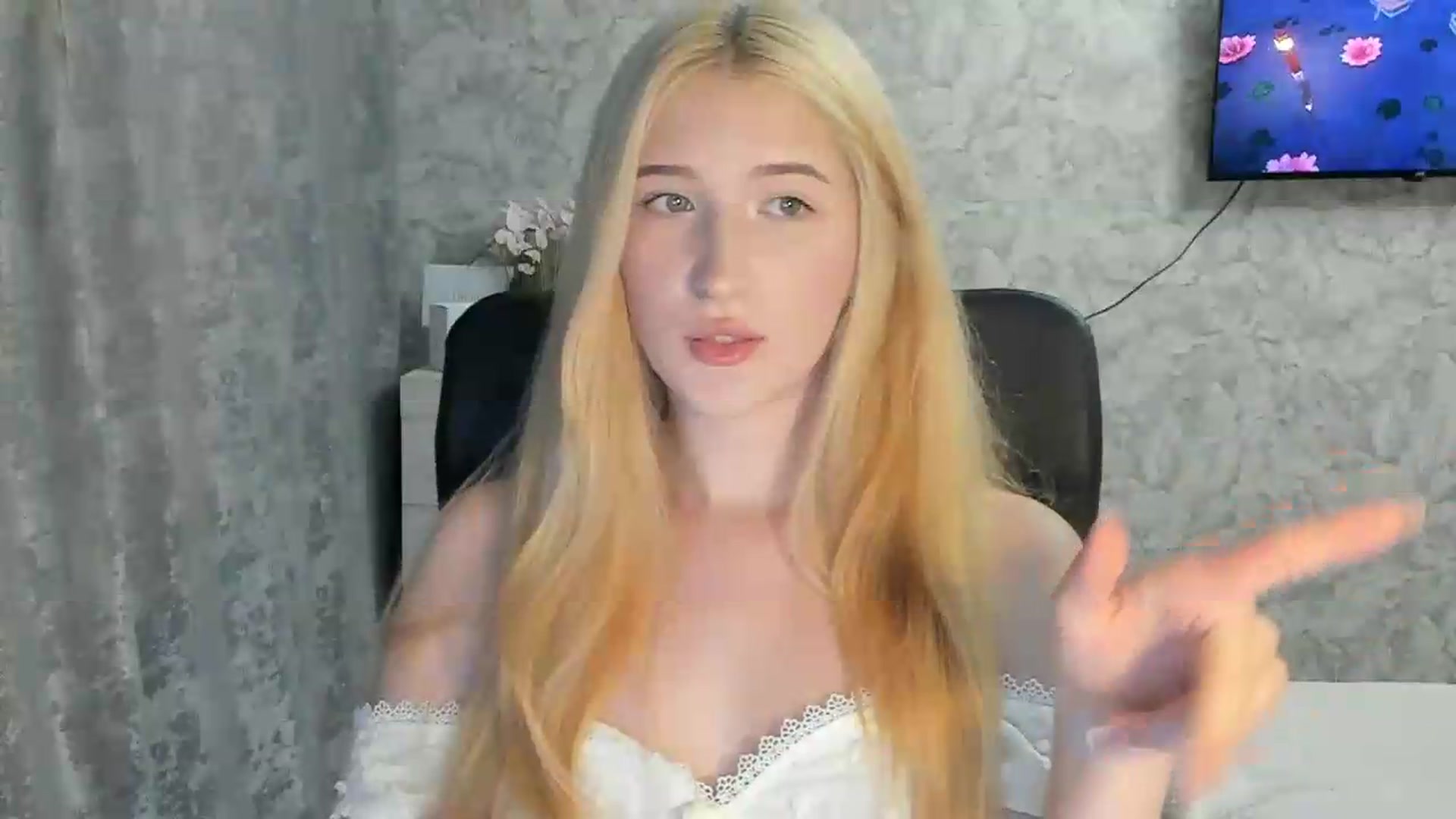 Gallery image thumbnail from Ilona_Here's myfreecams stream on, 07/27/2026, 17:46 image 8 of 20
