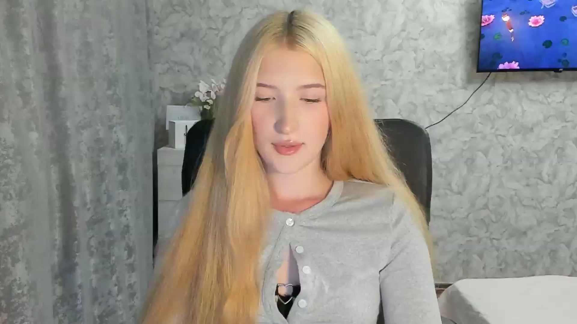 Gallery image thumbnail from Ilona_Here's myfreecams stream on, 07/28/2026, 18:42 image 15 of 20
