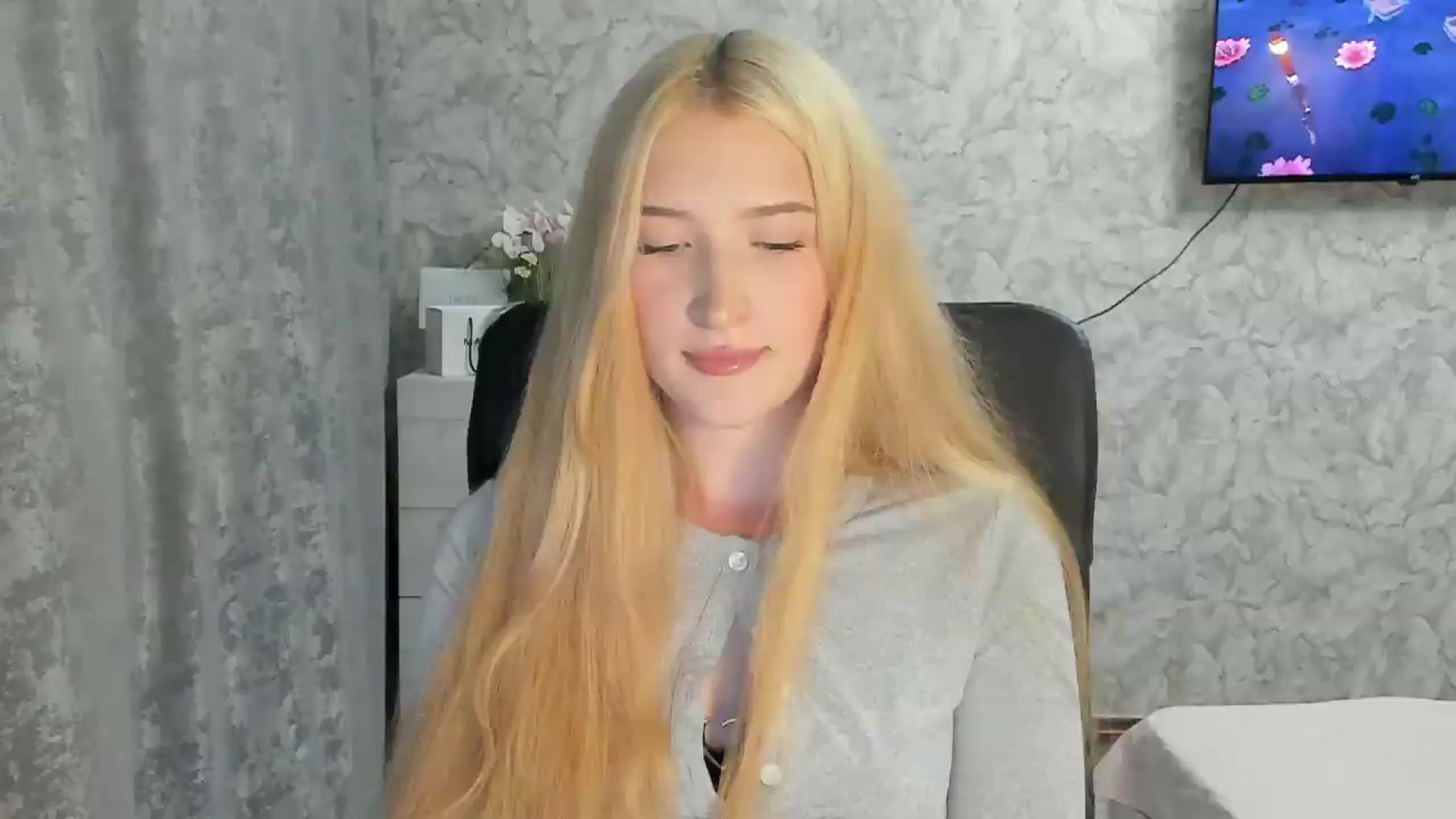 Gallery image thumbnail from Ilona_Here's myfreecams stream on, 07/28/2026, 18:42 image 19 of 20