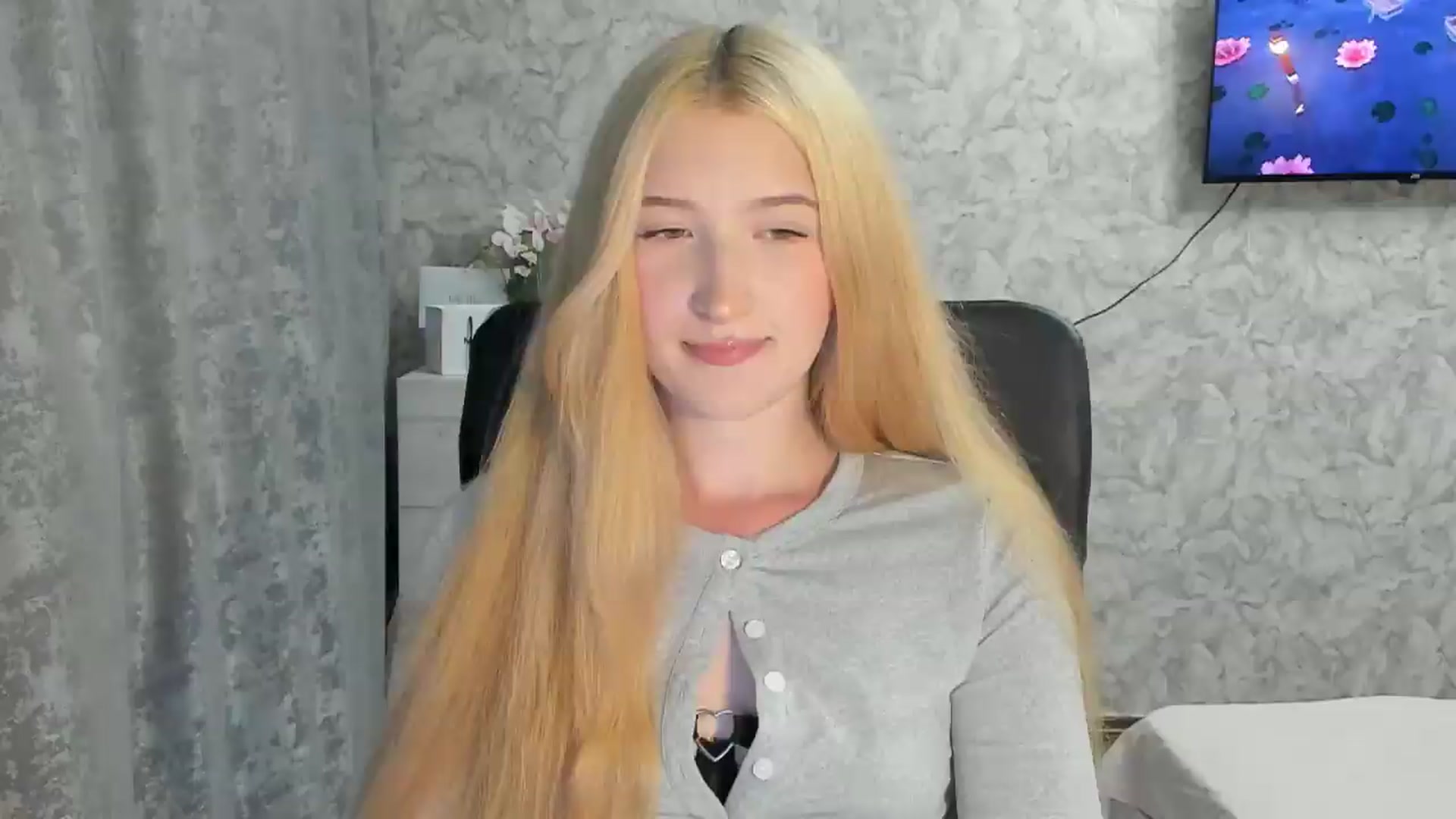 Gallery image thumbnail from Ilona_Here's myfreecams stream on, 07/28/2026, 18:42 image 17 of 20