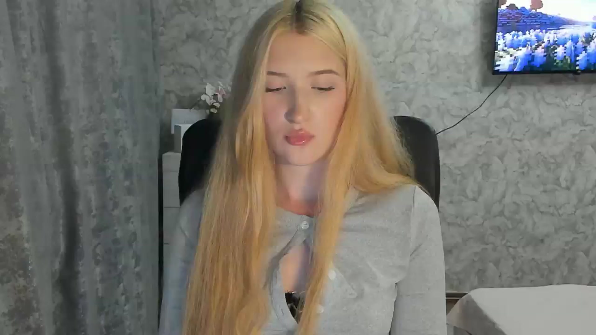 Gallery image thumbnail from Ilona_Here's myfreecams stream on, 07/28/2026, 21:45 image 14 of 20