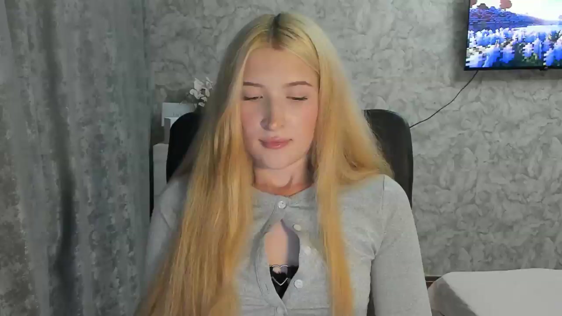 Gallery image thumbnail from Ilona_Here's myfreecams stream on, 07/28/2026, 21:45 image 9 of 20