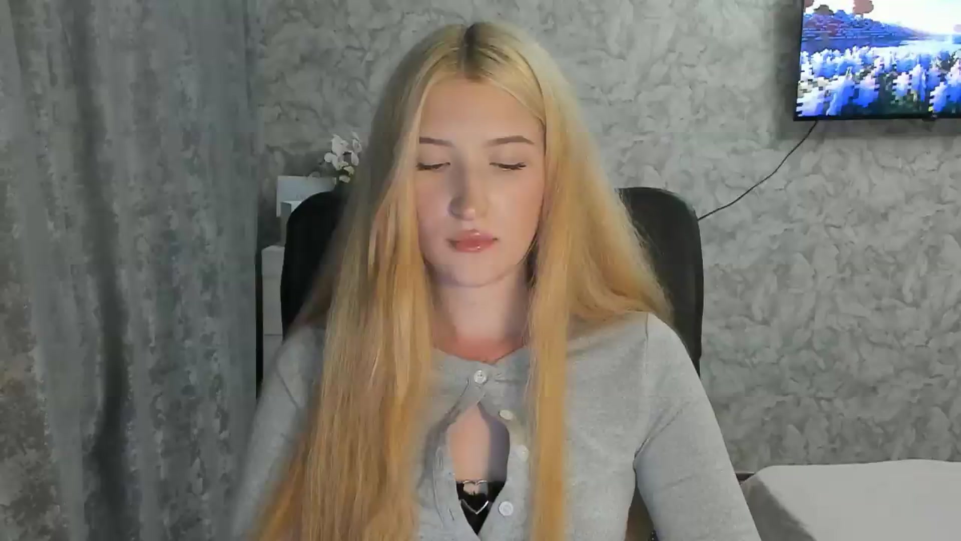 Gallery image thumbnail from Ilona_Here's myfreecams stream on, 07/28/2026, 21:45 image 13 of 20