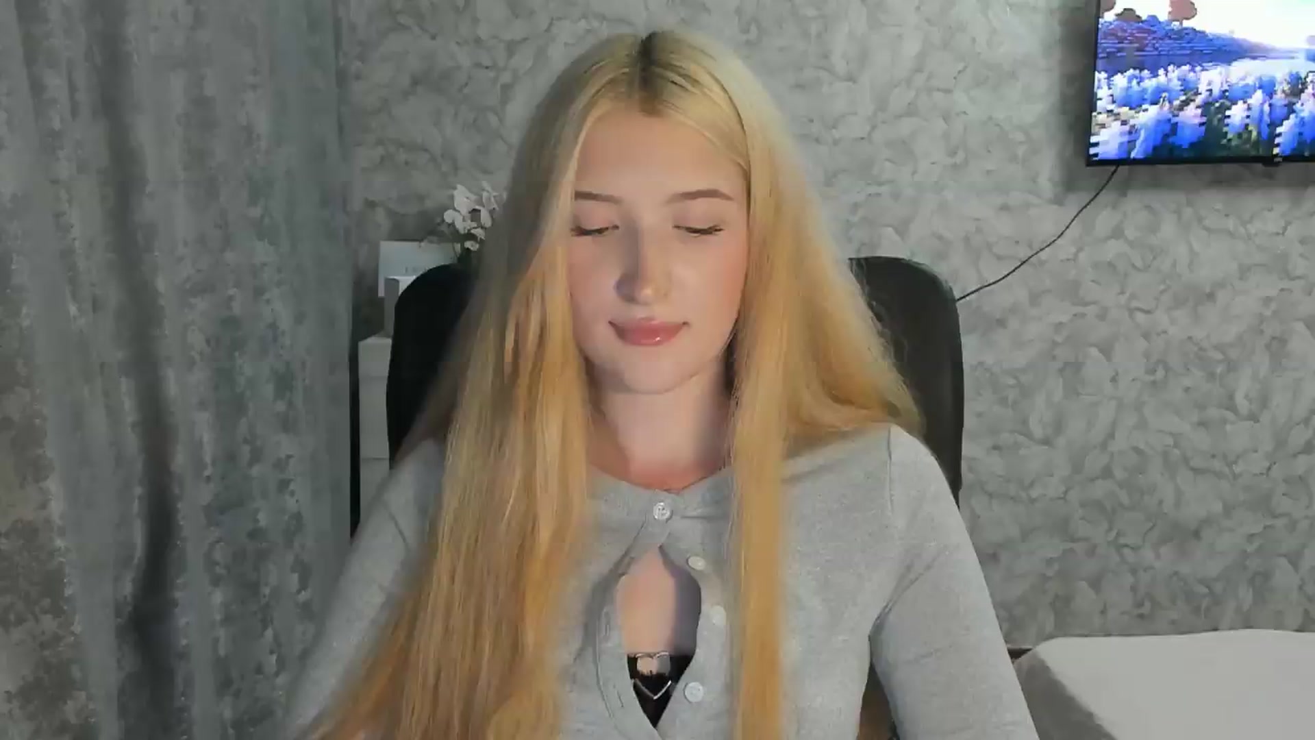 Gallery image thumbnail from Ilona_Here's myfreecams stream on, 07/28/2026, 21:45 image 11 of 20