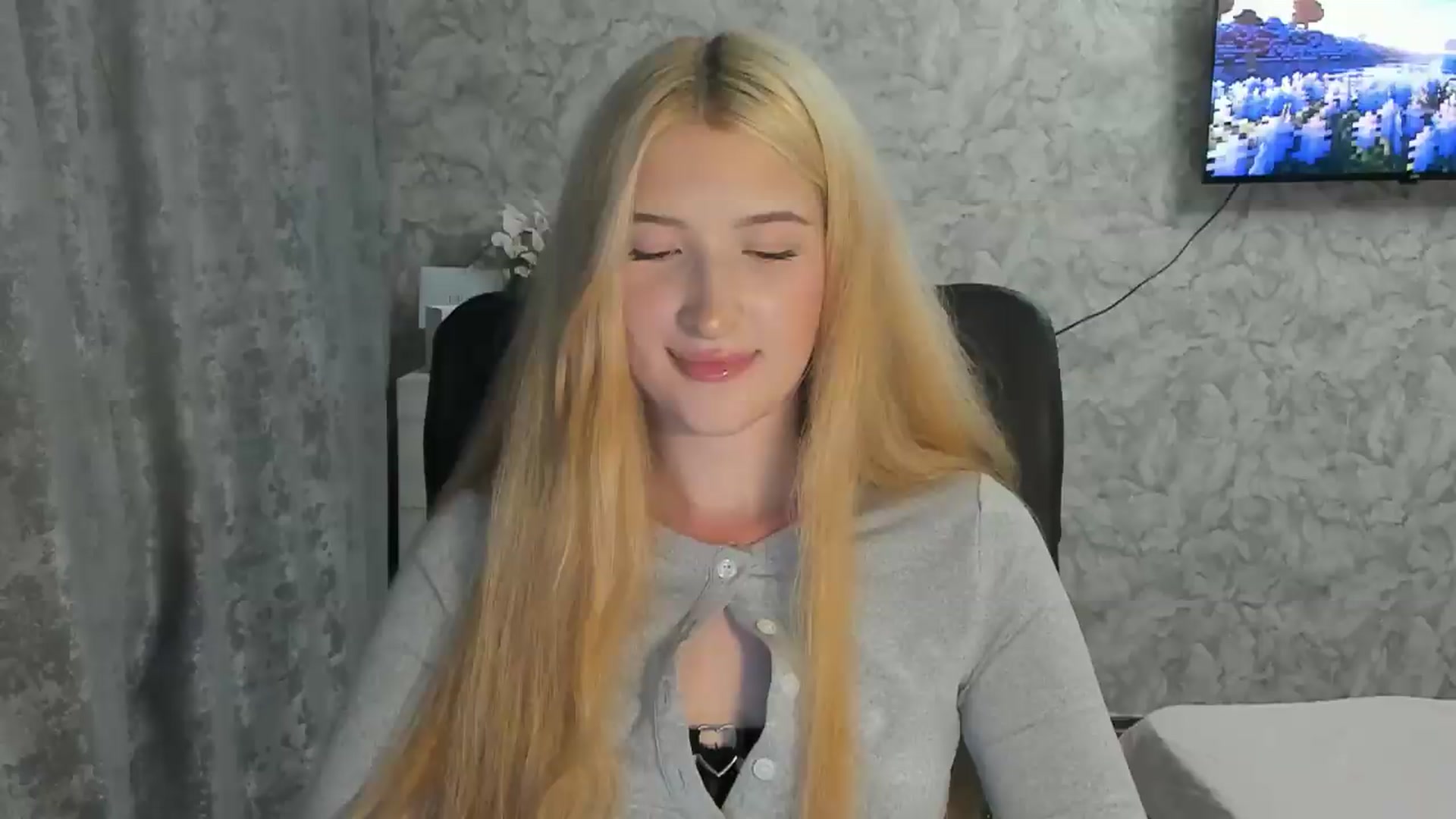 Gallery image thumbnail from Ilona_Here's myfreecams stream on, 07/28/2026, 21:45 image 12 of 20