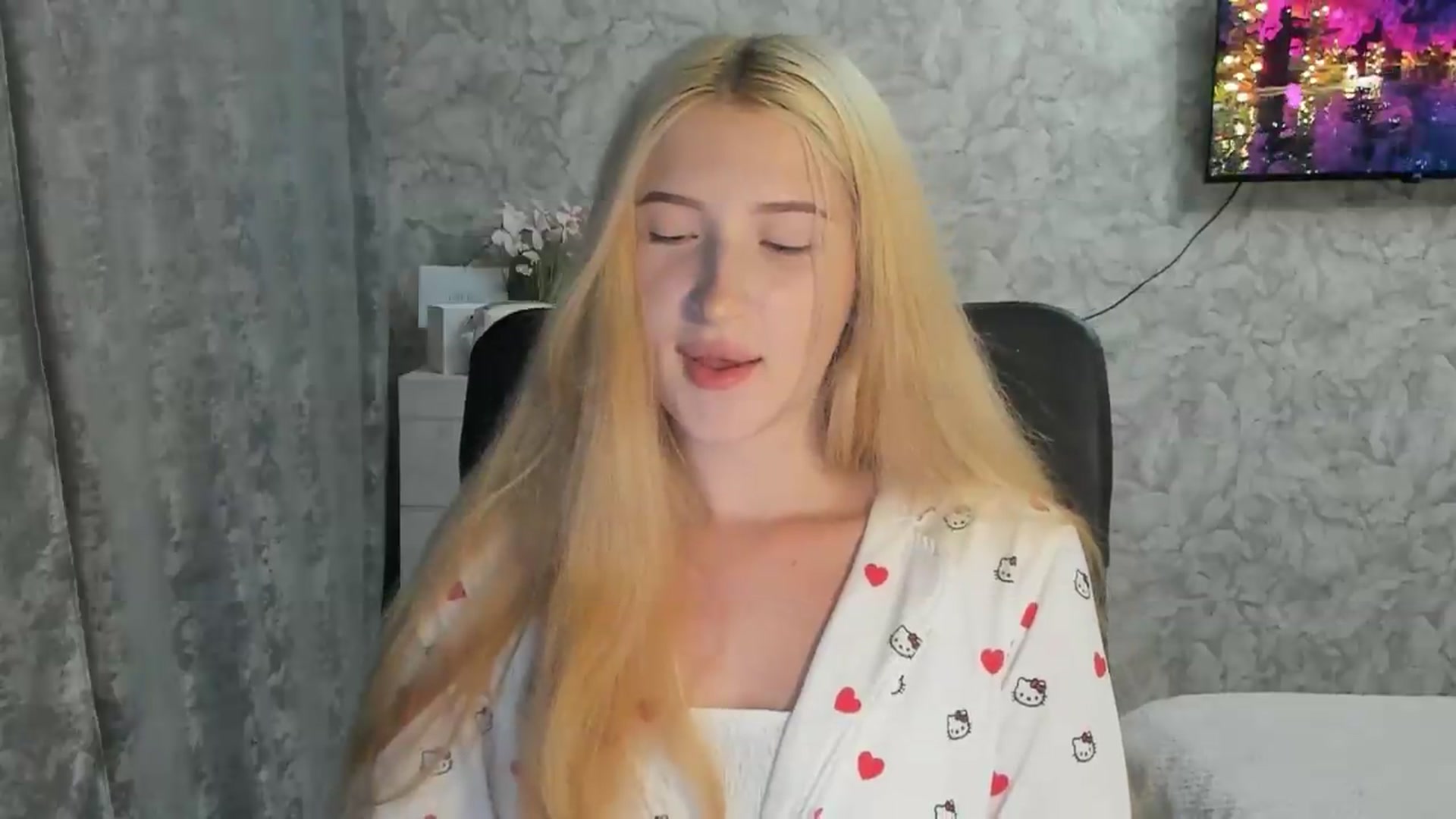 Gallery image thumbnail from Ilona_Here's myfreecams stream on, 07/30/2026, 21:56 image 7 of 20