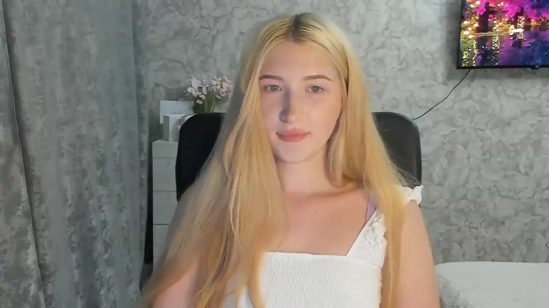 Gallery image thumbnail from Ilona_Here's myfreecams stream on, 07/30/2026, 21:56 image 17 of 20