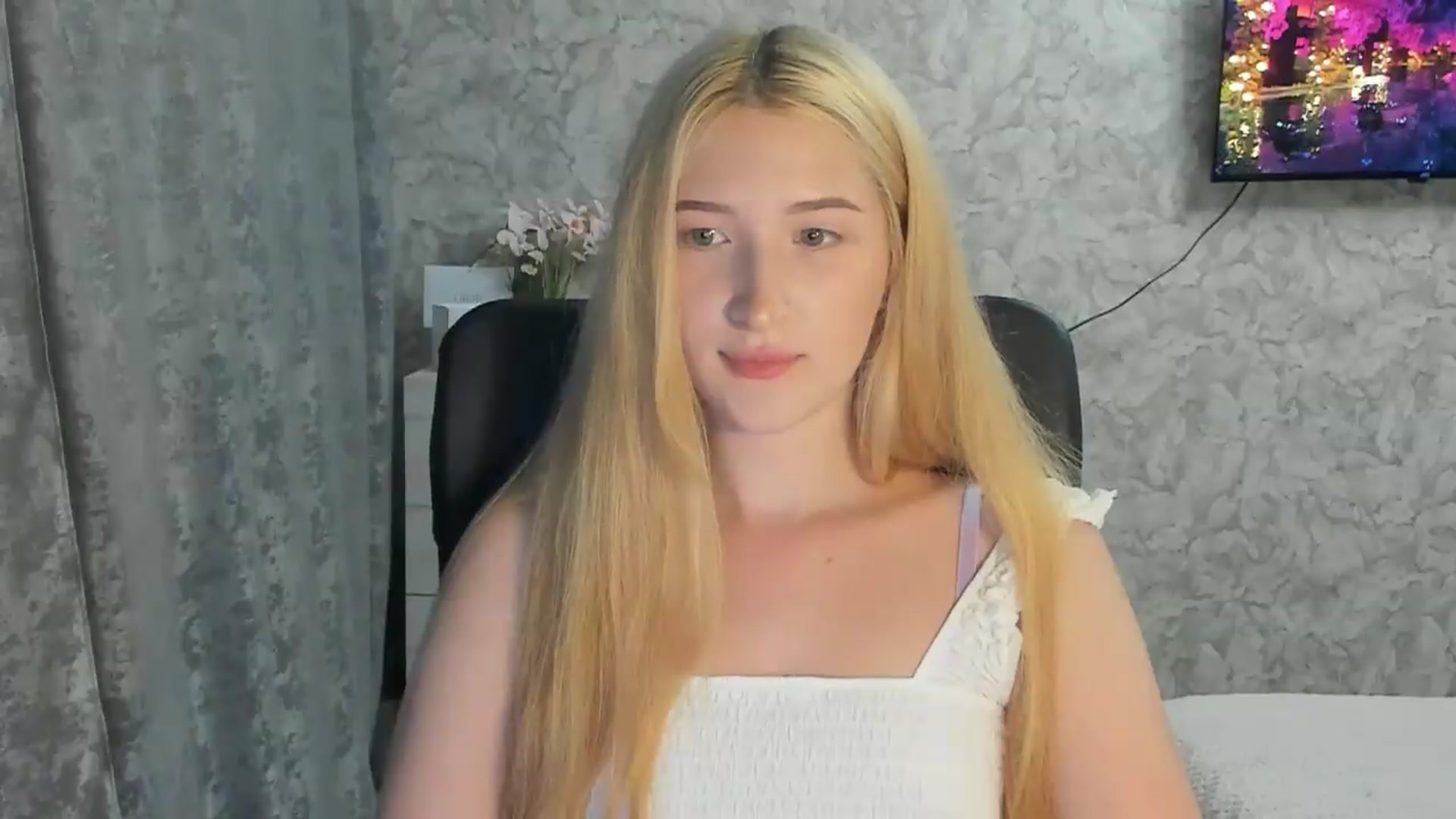 Gallery image thumbnail from Ilona_Here's myfreecams stream on, 07/30/2026, 21:56 image 16 of 20