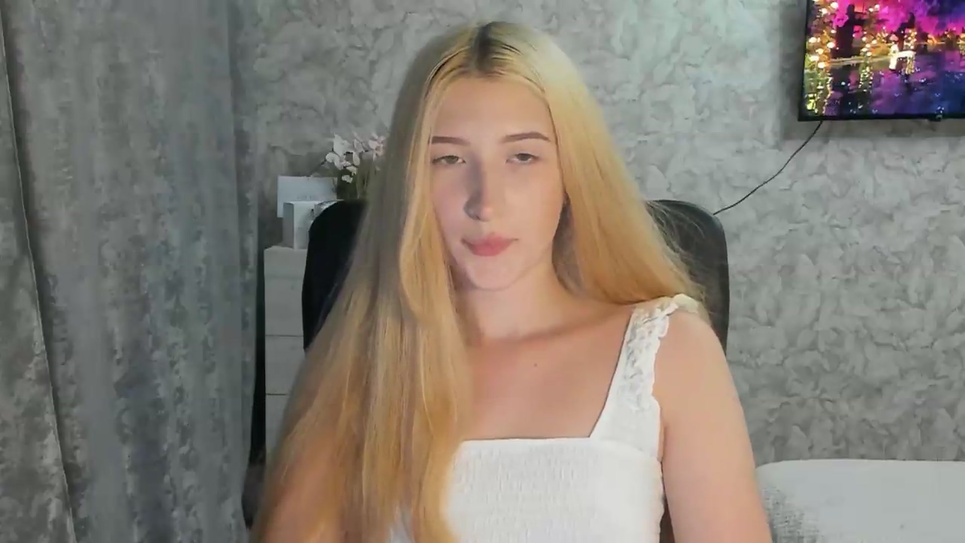 Gallery image thumbnail from Ilona_Here's myfreecams stream on, 07/30/2026, 21:56 image 13 of 20