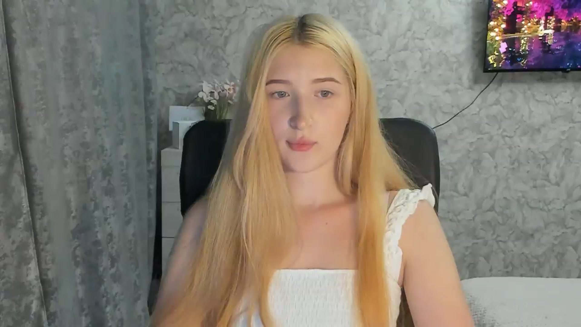 Gallery image thumbnail from Ilona_Here's myfreecams stream on, 07/30/2026, 21:56 image 18 of 20
