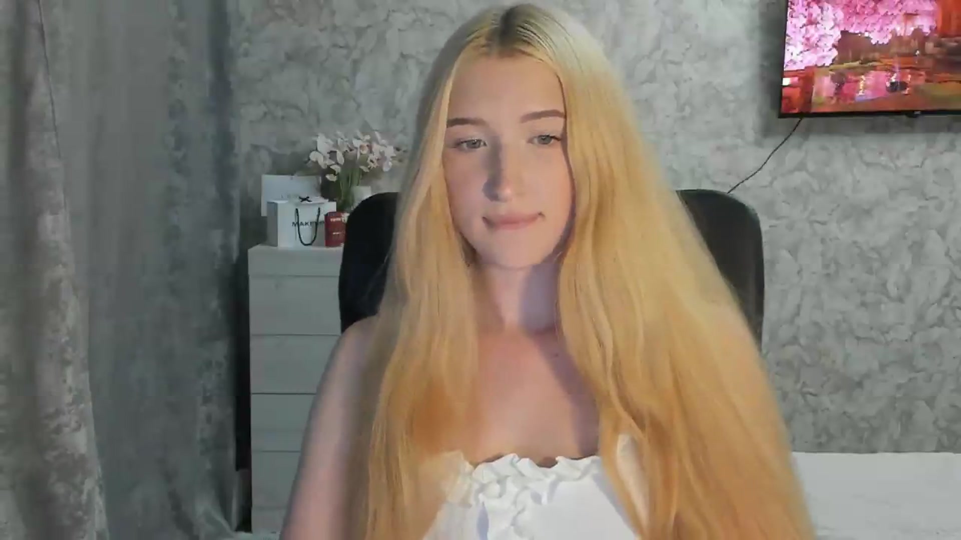 Gallery image thumbnail from Ilona_Here's myfreecams stream on, 08/01/2026, 18:19 image 18 of 20