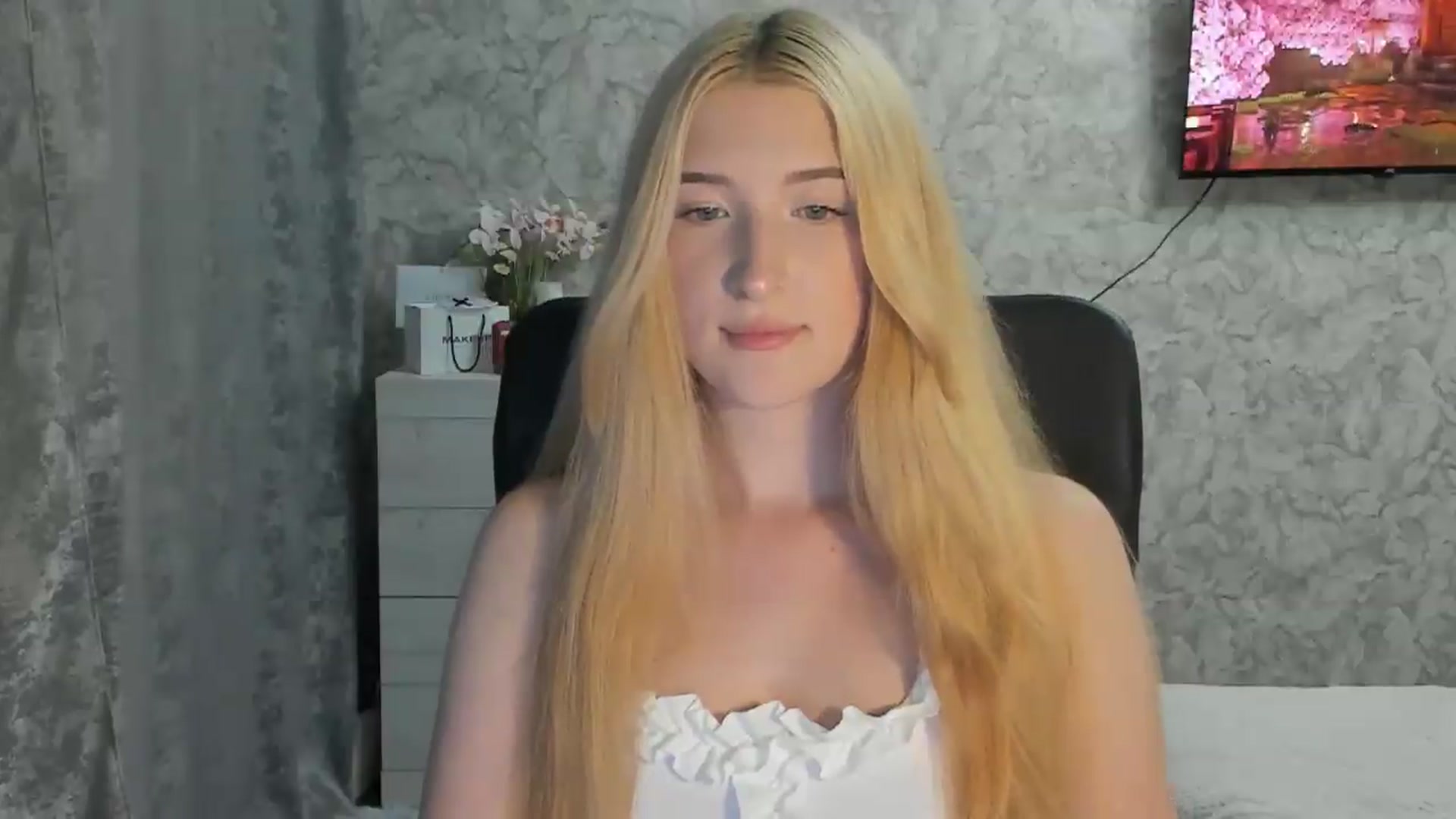 Gallery image thumbnail from Ilona_Here's myfreecams stream on, 08/01/2026, 18:19 image 15 of 20