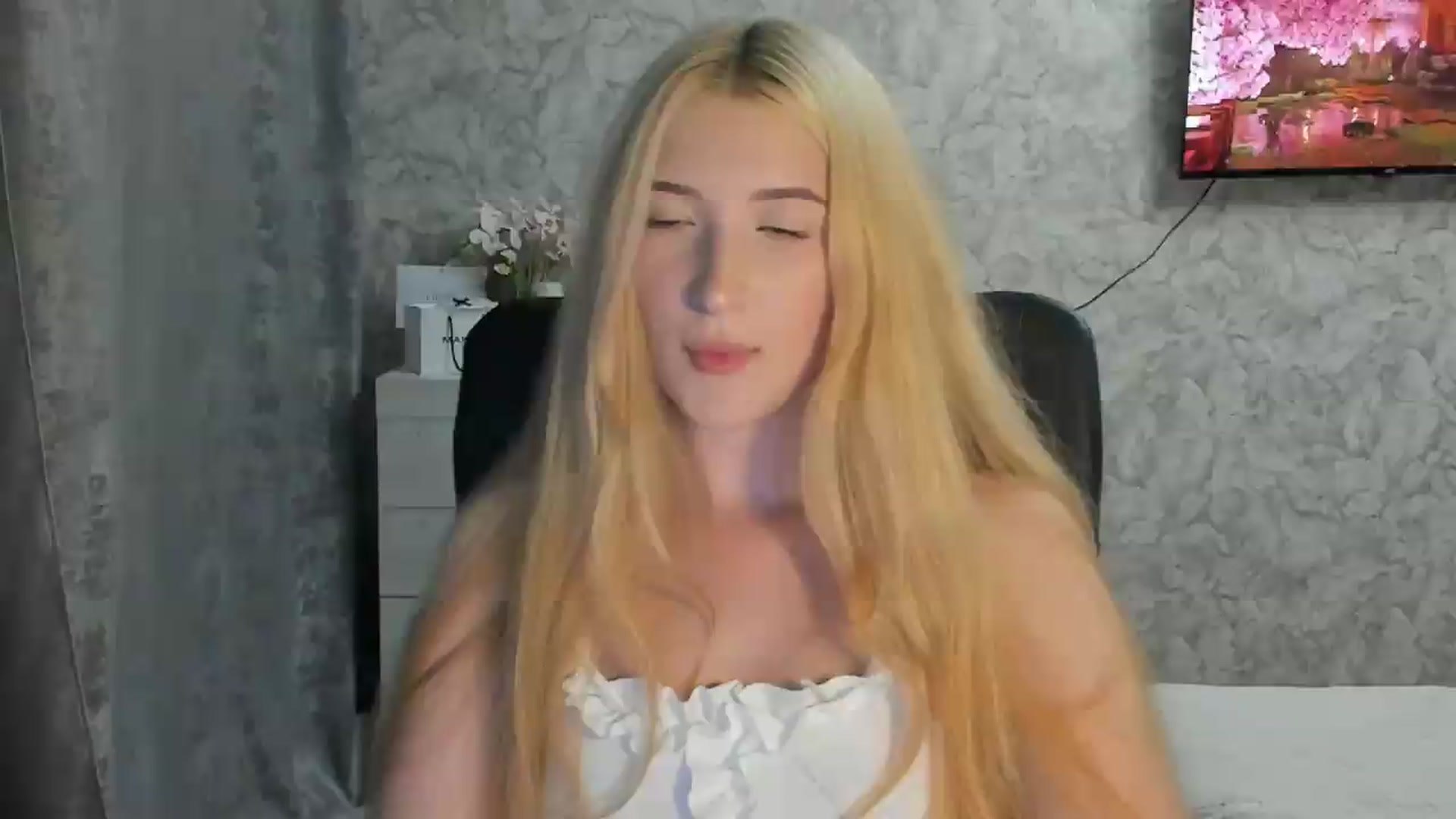 Gallery image thumbnail from Ilona_Here's myfreecams stream on, 08/01/2026, 18:54 image 14 of 20