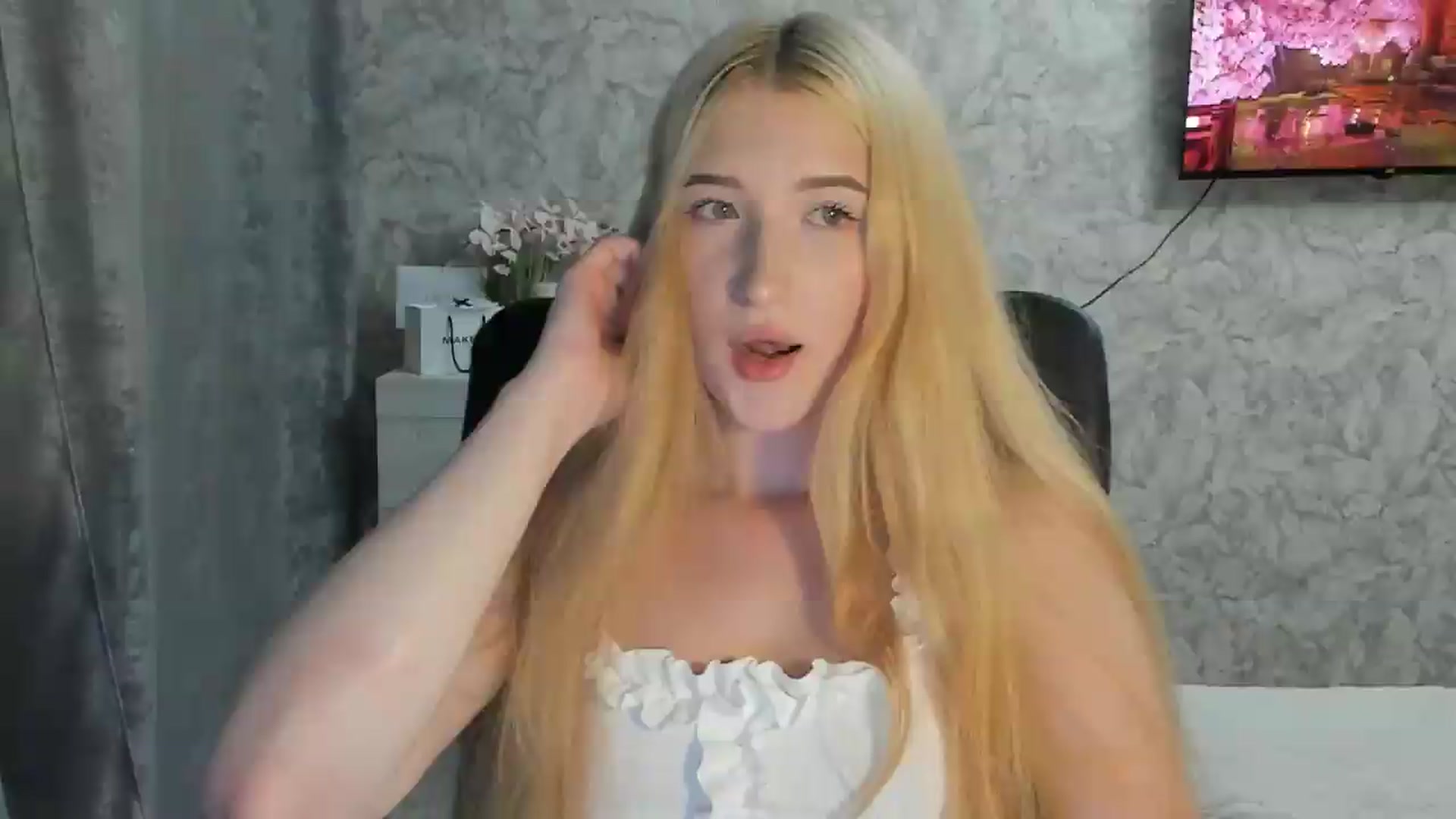 Gallery image thumbnail from Ilona_Here's myfreecams stream on, 08/01/2026, 18:54 image 20 of 20