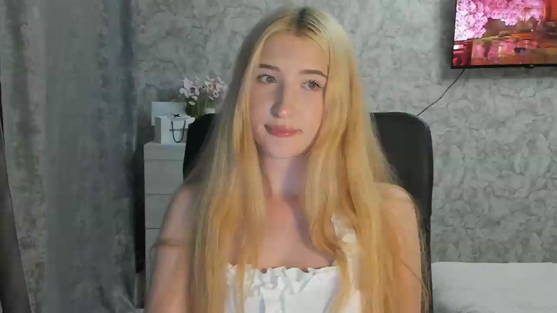 Gallery image thumbnail from Ilona_Here's myfreecams stream on, 08/01/2026, 19:24 image 10 of 20