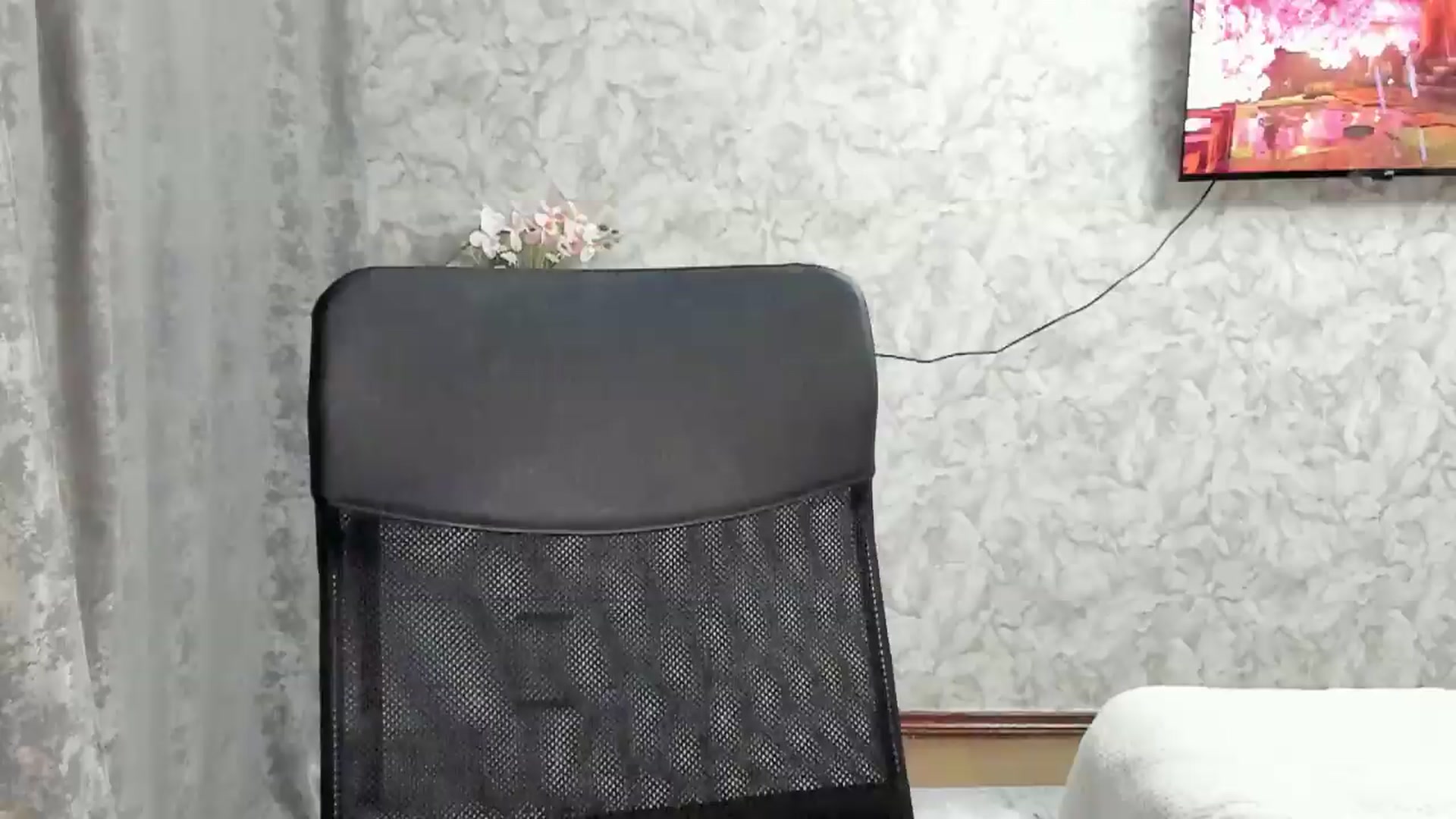 Gallery image thumbnail from Ilona_Here's myfreecams stream on, 08/01/2026, 20:40 image 18 of 20