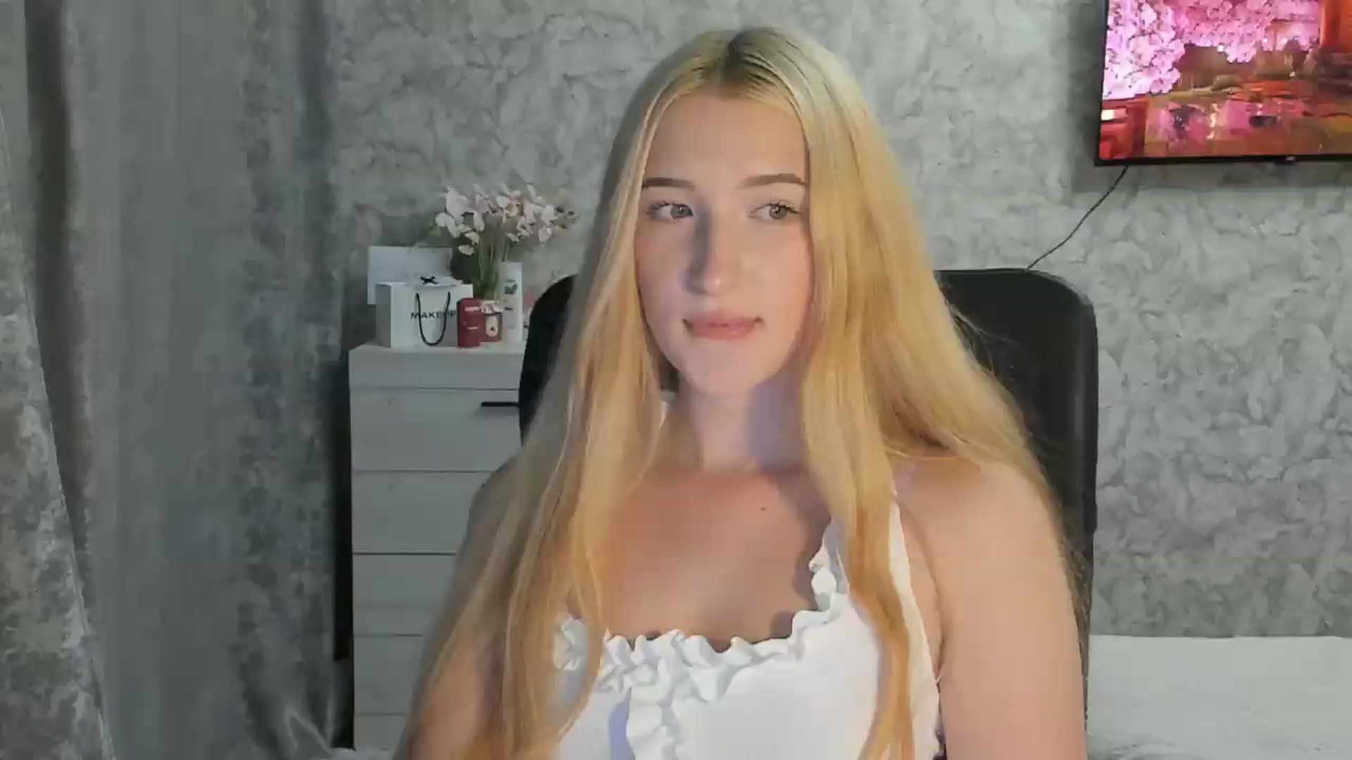 Gallery image thumbnail from Ilona_Here's myfreecams stream on, 08/01/2026, 20:40 image 6 of 20