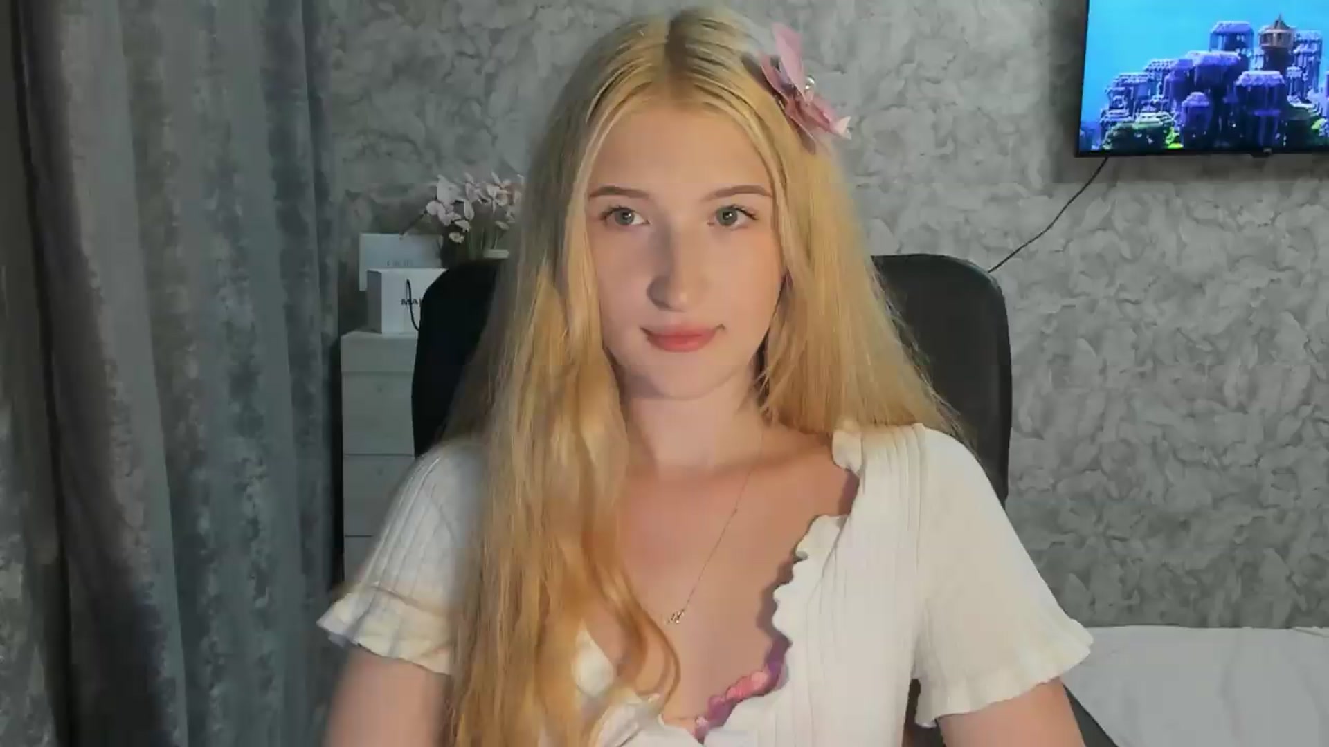 Gallery image thumbnail from Ilona_Here's myfreecams stream on, 08/05/2026, 20:49 image 4 of 20