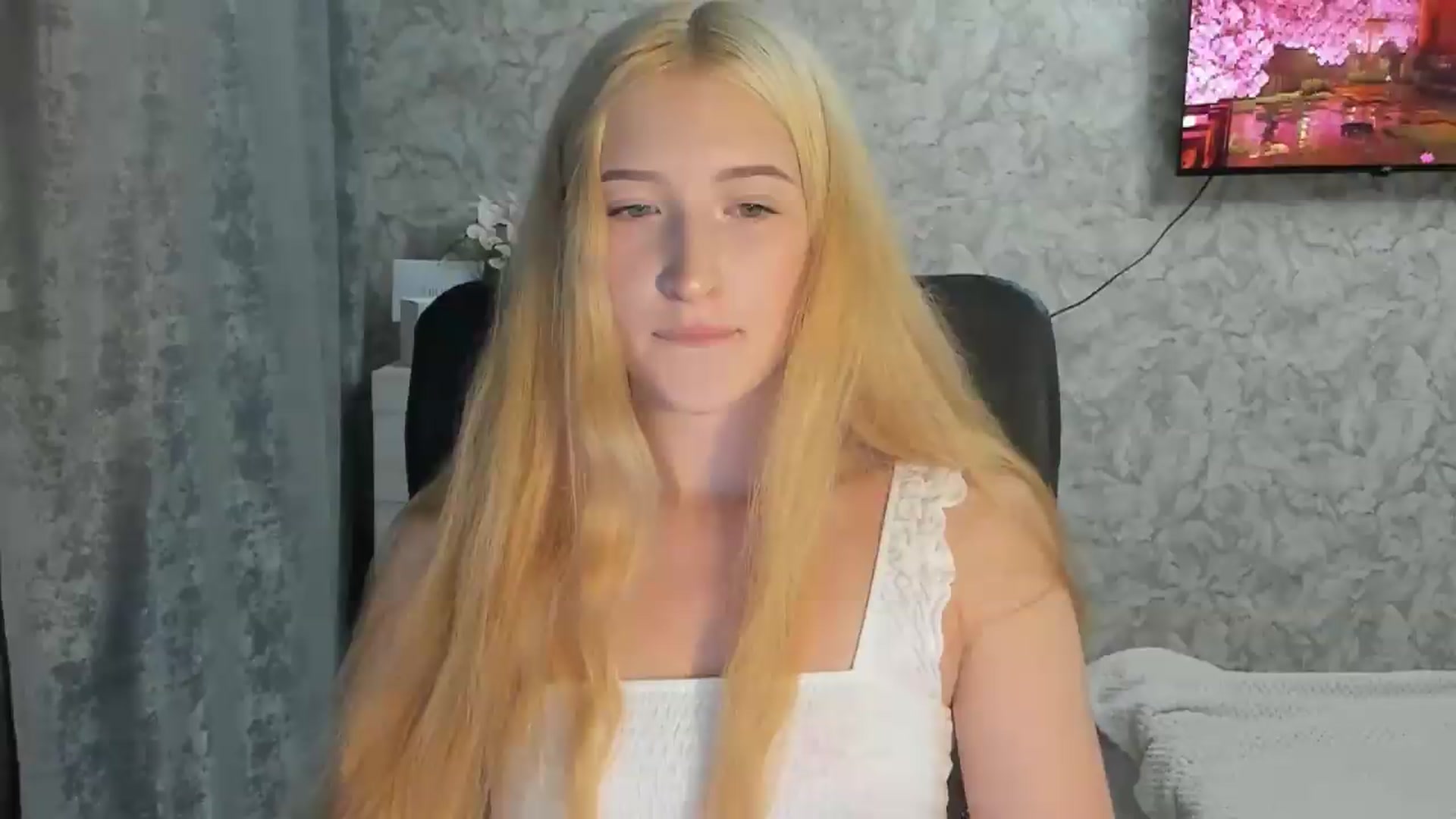 Gallery image thumbnail from Ilona_Here's myfreecams stream on, 08/08/2026, 18:34 image 6 of 20