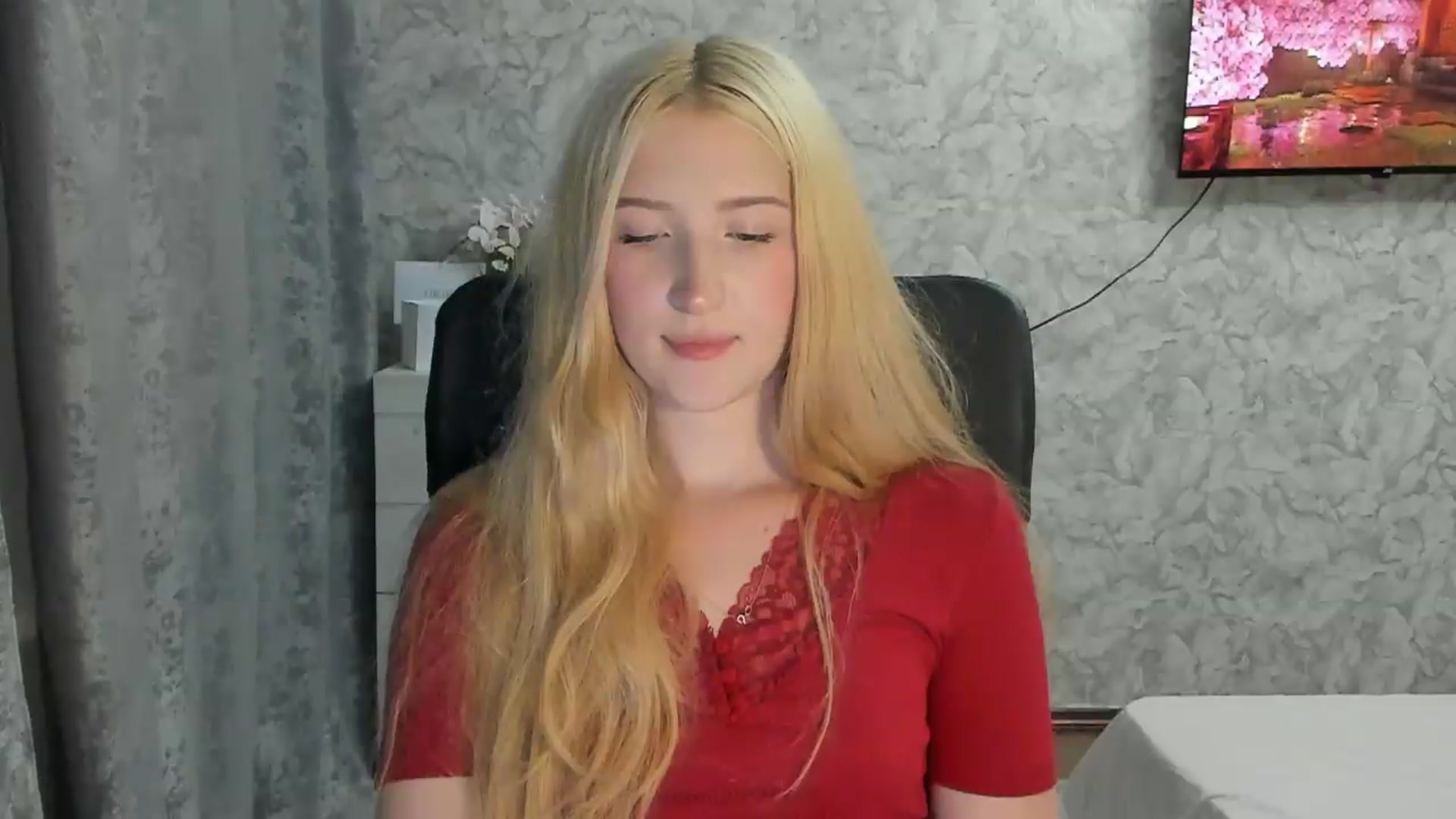 Gallery image thumbnail from Ilona_Here's myfreecams stream on, 08/11/2026, 18:36 image 13 of 20