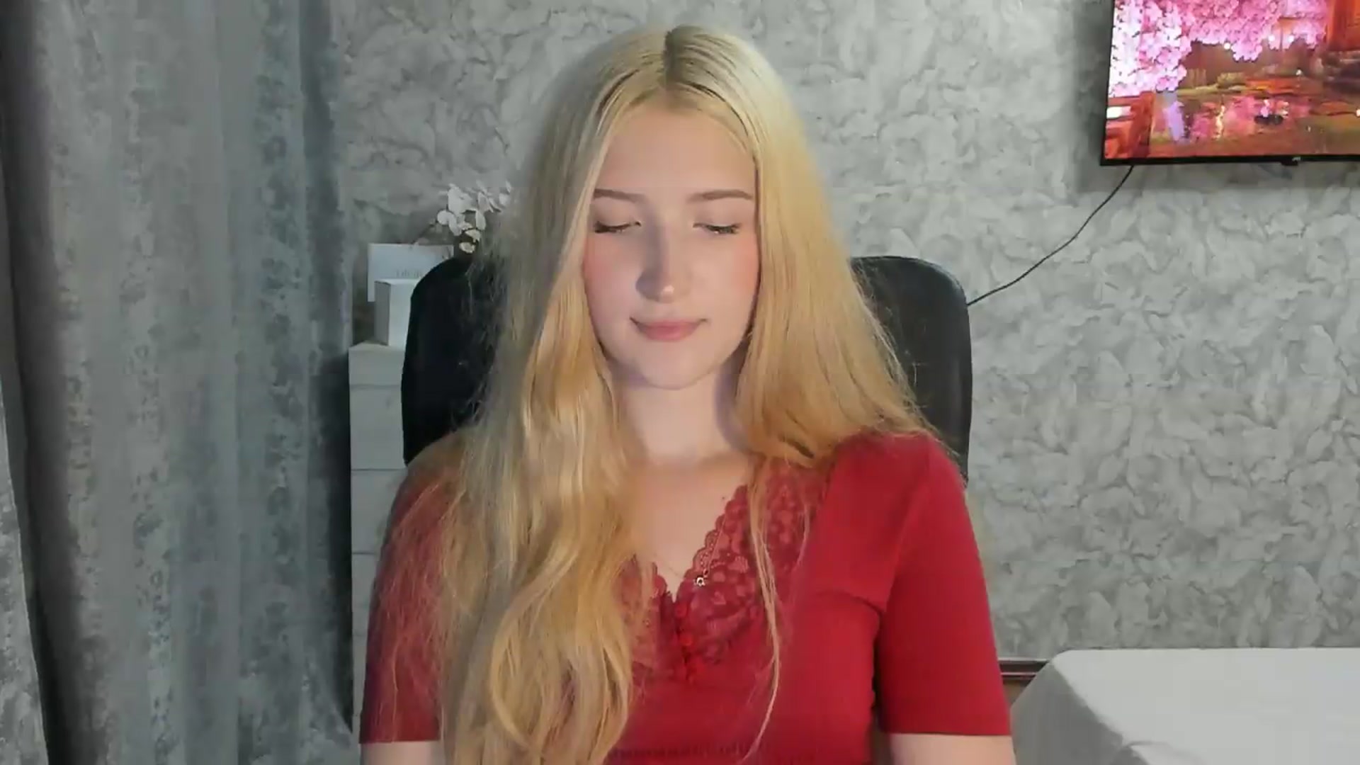Gallery image thumbnail from Ilona_Here's myfreecams stream on, 08/11/2026, 18:36 image 12 of 20