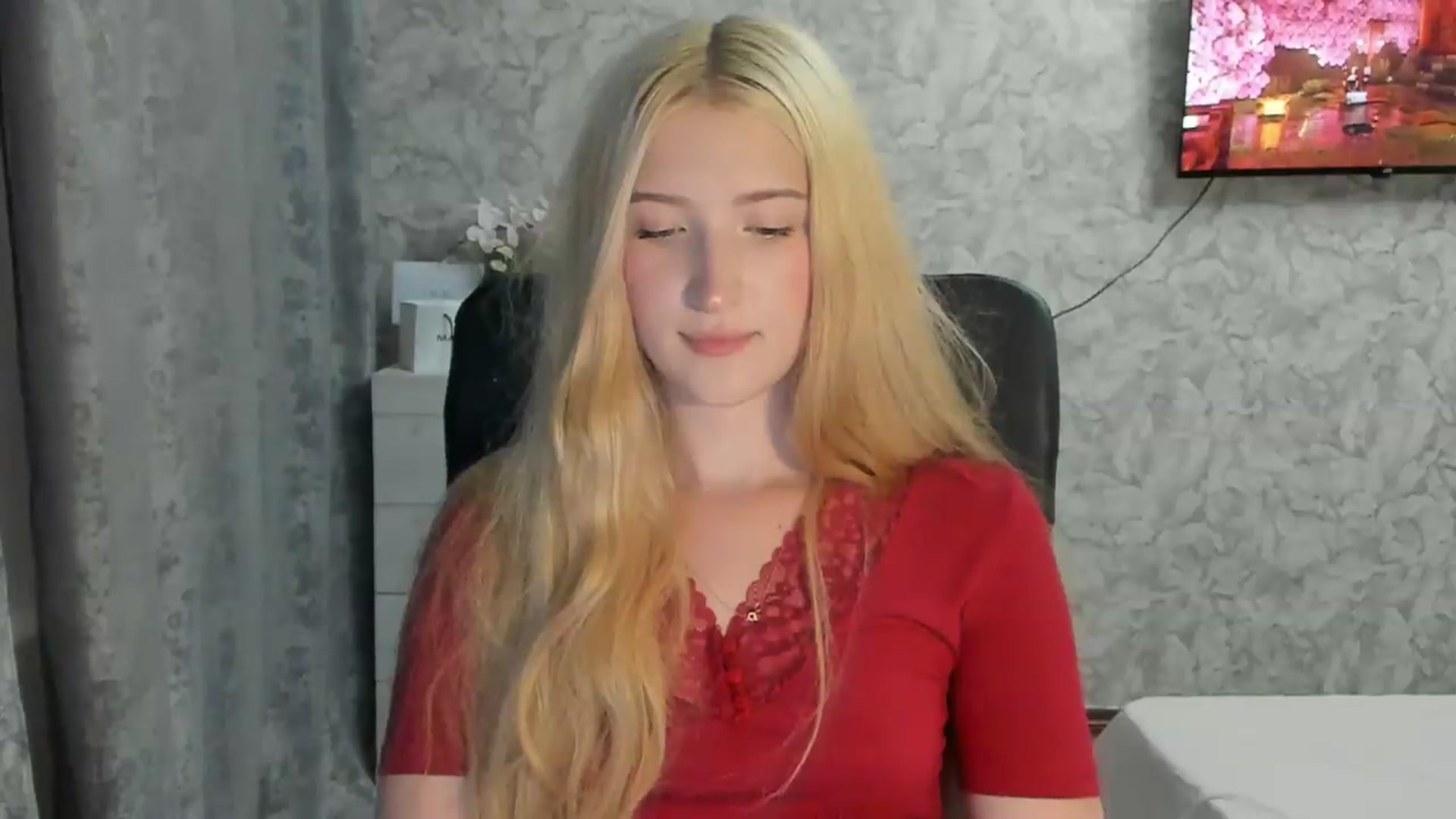 Gallery image thumbnail from Ilona_Here's myfreecams stream on, 08/11/2026, 18:36 image 11 of 20