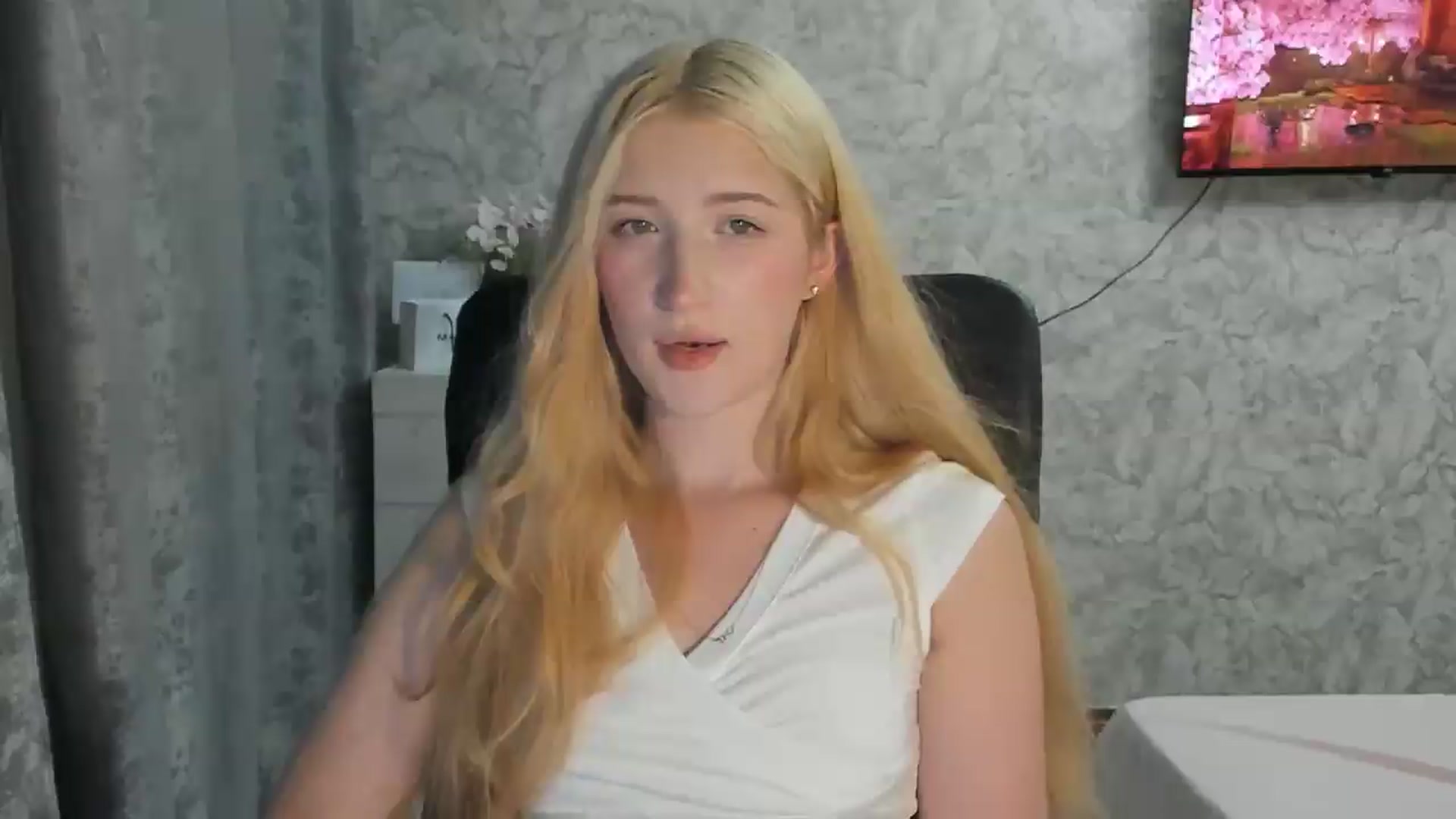 Gallery image thumbnail from Ilona_Here's myfreecams stream on, 08/11/2026, 19:24 image 16 of 20