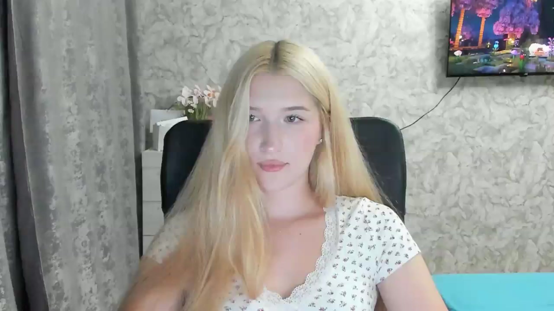 Gallery image thumbnail from Ilona_Here's myfreecams stream on, 08/20/2026, 18:28 image 8 of 20