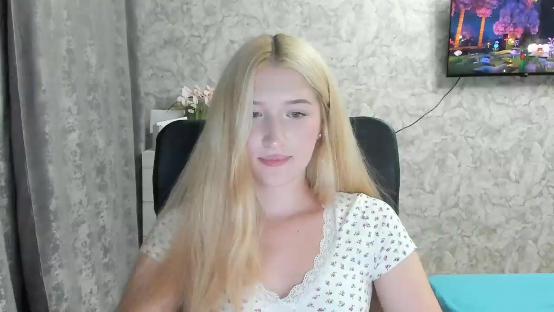 Gallery image thumbnail from Ilona_Here's myfreecams stream on, 08/20/2026, 18:28 image 12 of 20