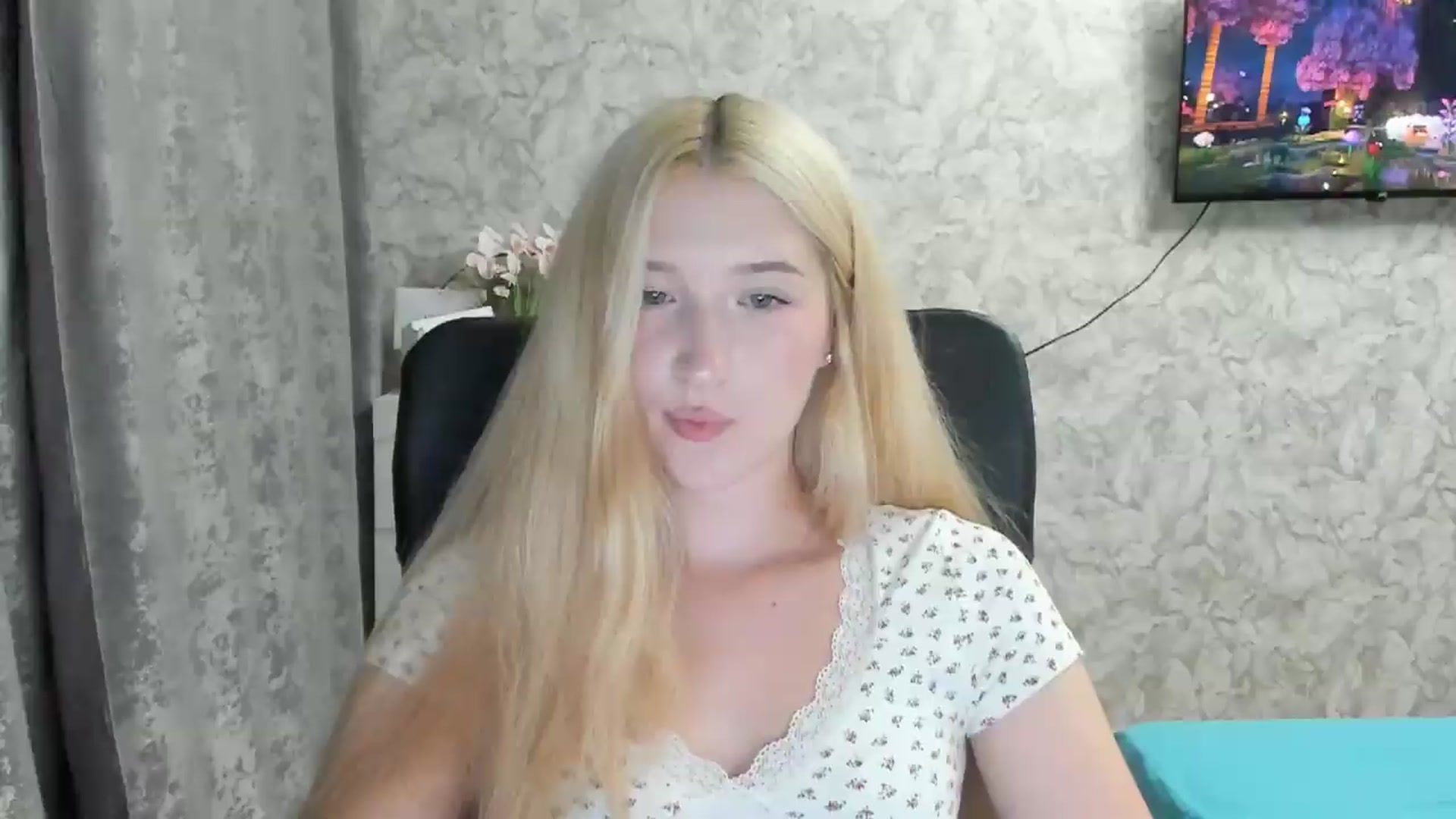 Gallery image thumbnail from Ilona_Here's myfreecams stream on, 08/20/2026, 18:28 image 13 of 20