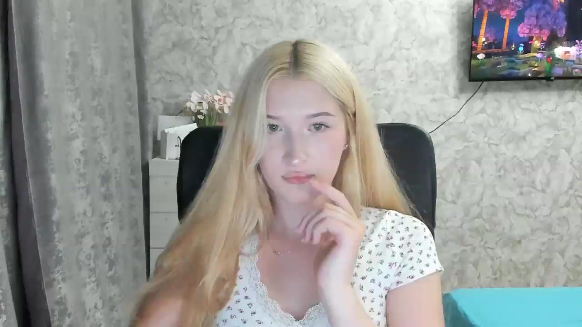 Gallery image thumbnail from Ilona_Here's myfreecams stream on, 08/20/2026, 18:28 image 1 of 20