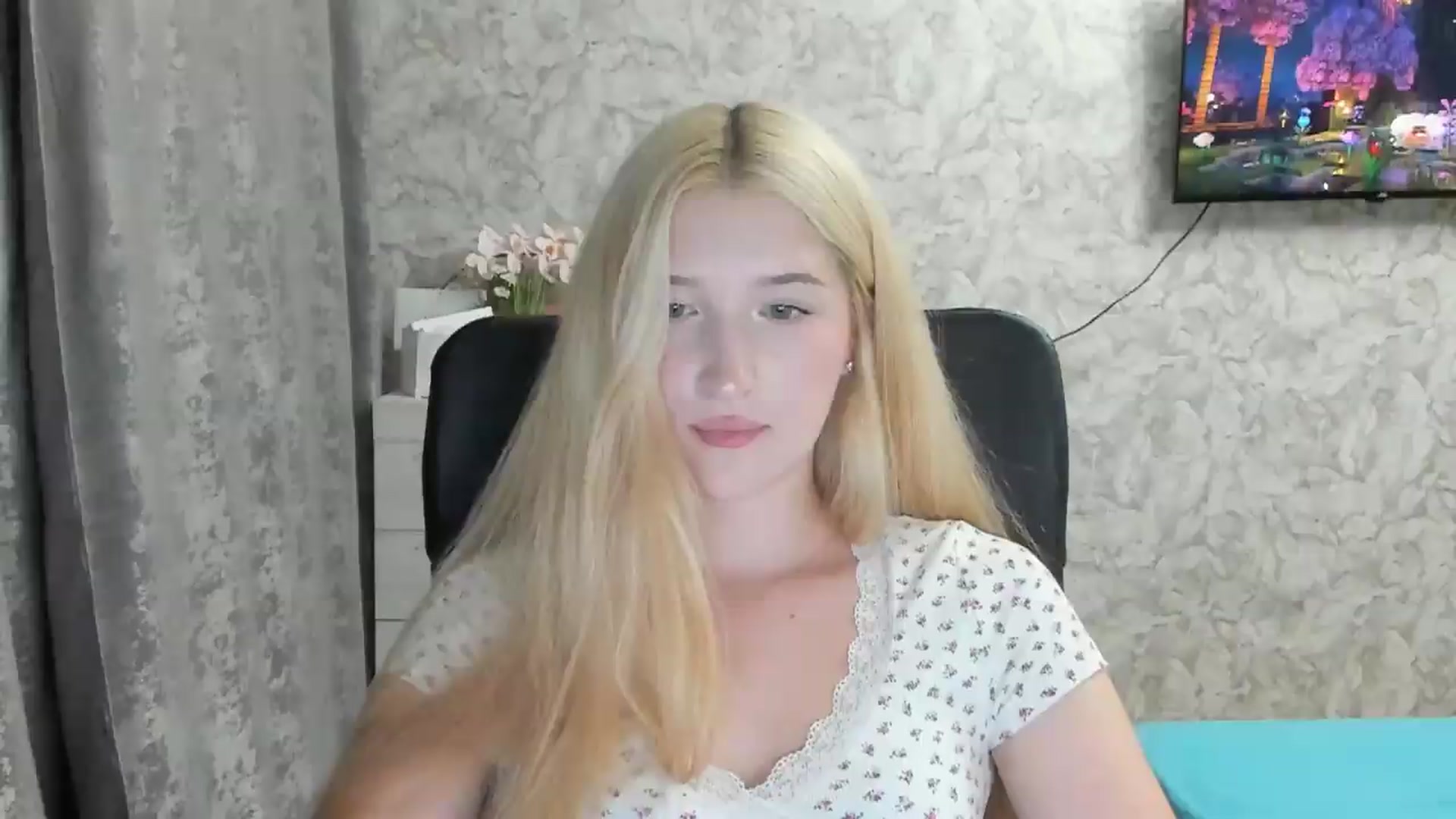 Gallery image thumbnail from Ilona_Here's myfreecams stream on, 08/20/2026, 18:28 image 7 of 20