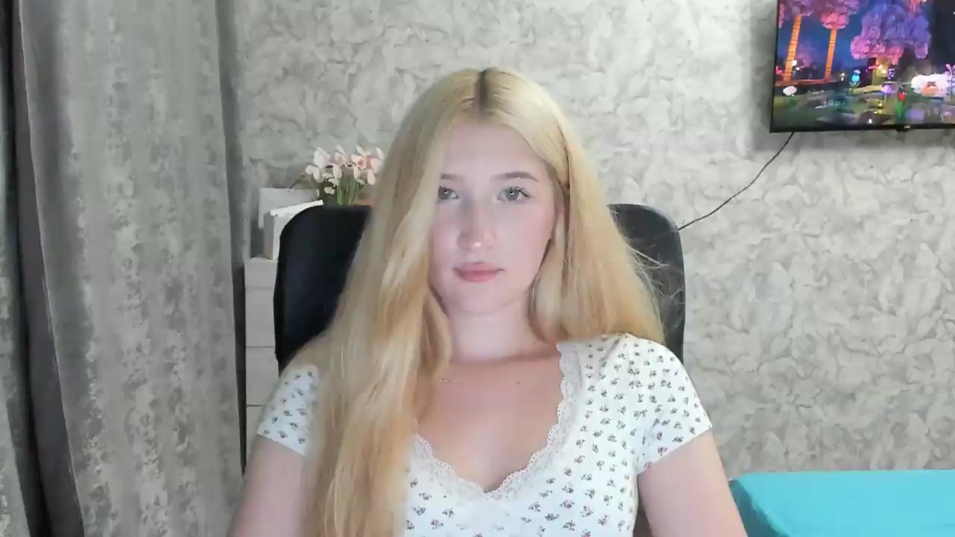 Gallery image thumbnail from Ilona_Here's myfreecams stream on, 08/20/2026, 19:04 image 12 of 20