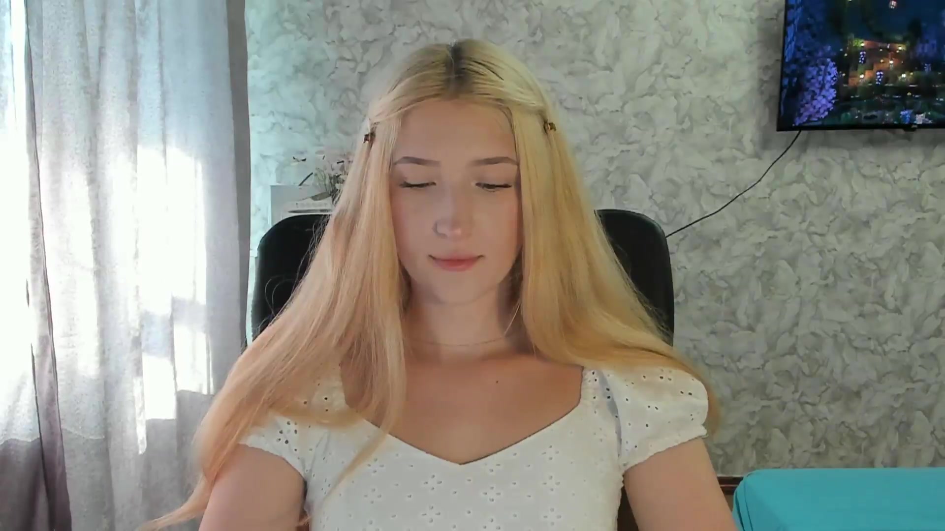 Gallery image thumbnail from Ilona_Here's myfreecams stream on, 08/23/2026, 12:37 image 19 of 20