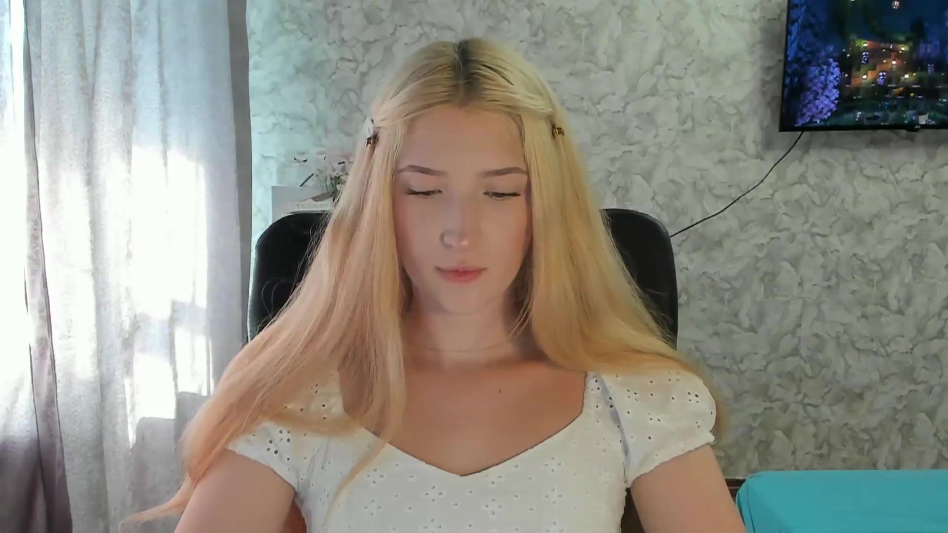 Gallery image thumbnail from Ilona_Here's myfreecams stream on, 08/23/2026, 12:37 image 18 of 20
