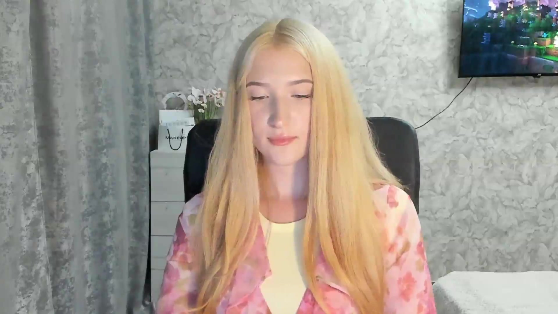 Gallery image thumbnail from Ilona_Here's myfreecams stream on, 08/25/2026, 17:34 image 18 of 20