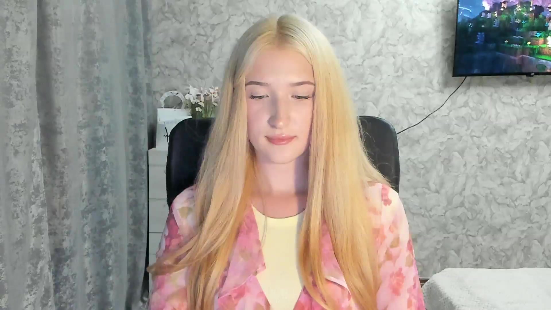 Gallery image thumbnail from Ilona_Here's myfreecams stream on, 08/25/2026, 17:34 image 17 of 20