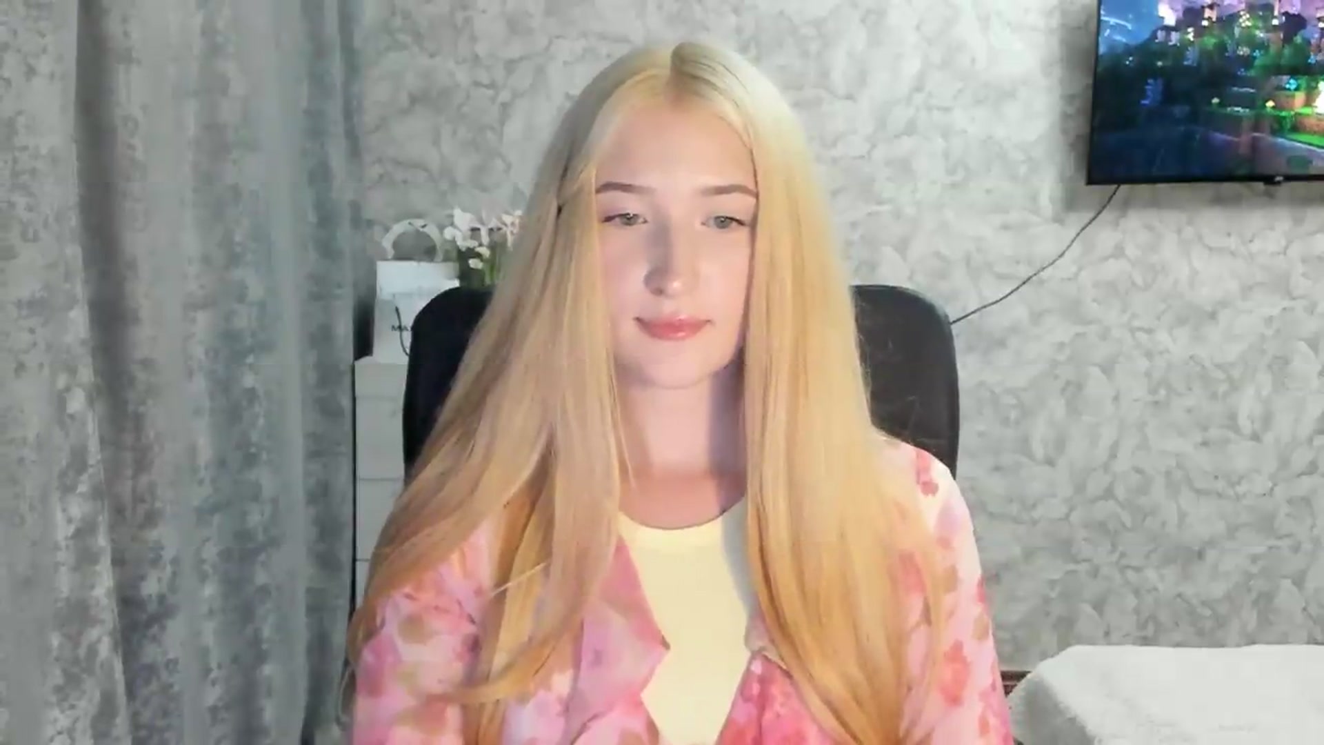 Gallery image thumbnail from Ilona_Here's myfreecams stream on, 08/25/2026, 17:34 image 15 of 20