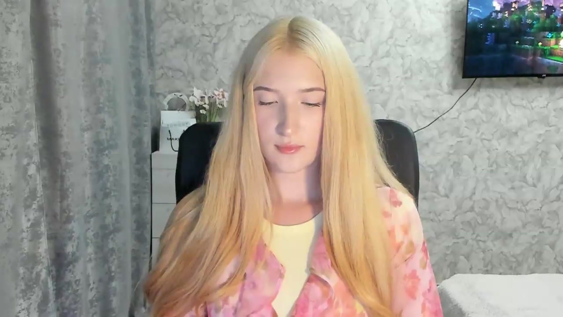 Gallery image thumbnail from Ilona_Here's myfreecams stream on, 08/25/2026, 17:34 image 14 of 20